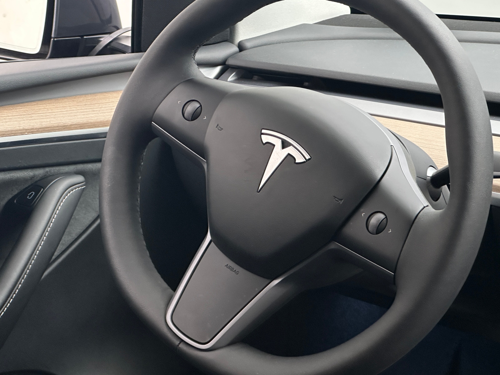 Thumbnail: 2023 Tesla Model Y - 4