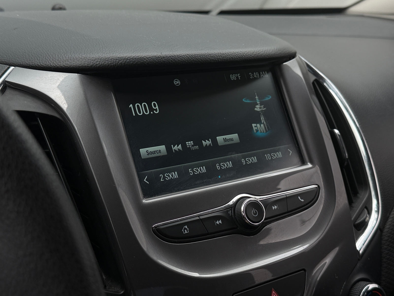 Thumbnail: 2016 Chevrolet Cruze - 4