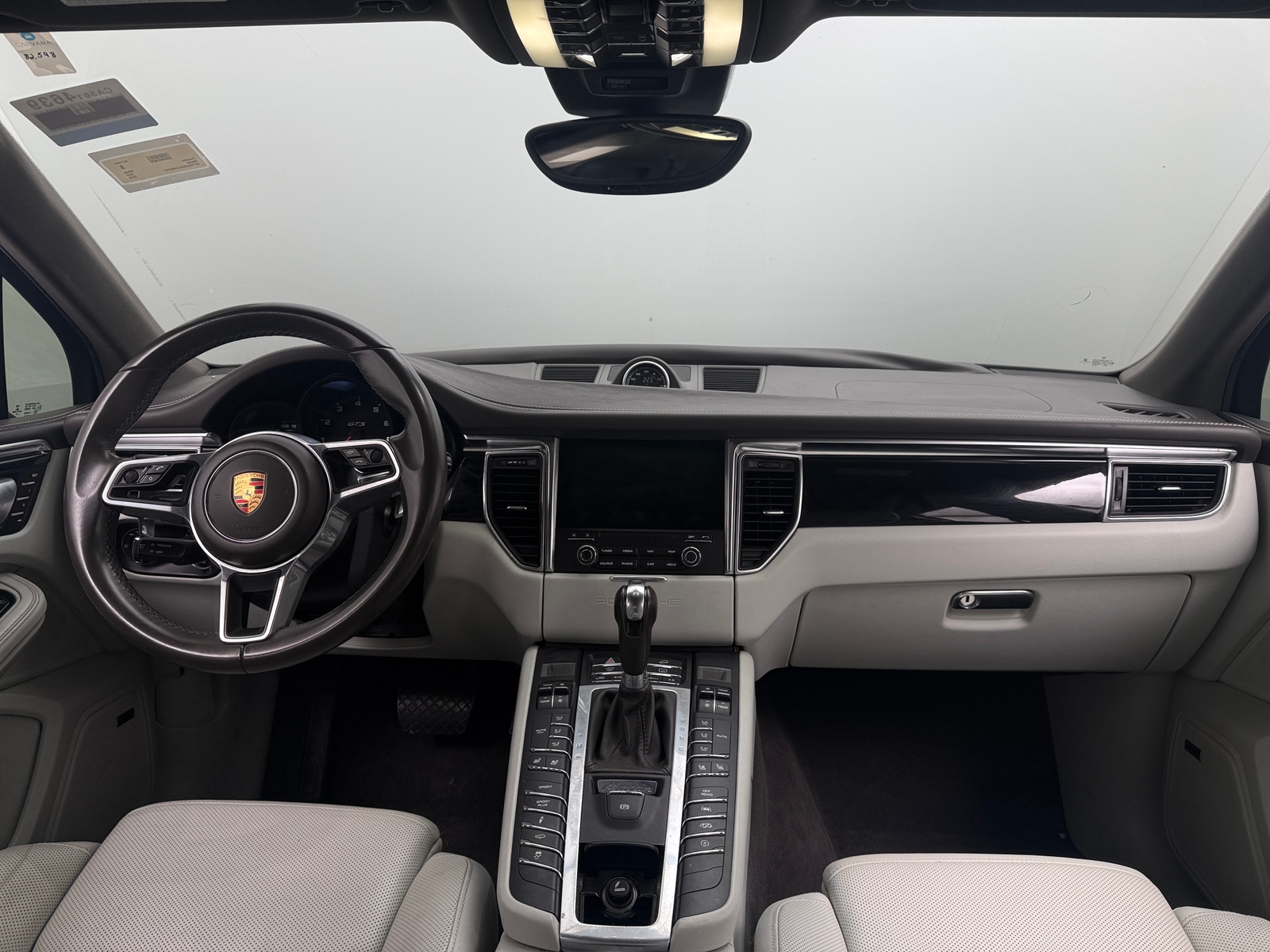 Thumbnail: 2018 Porsche Macan - 2