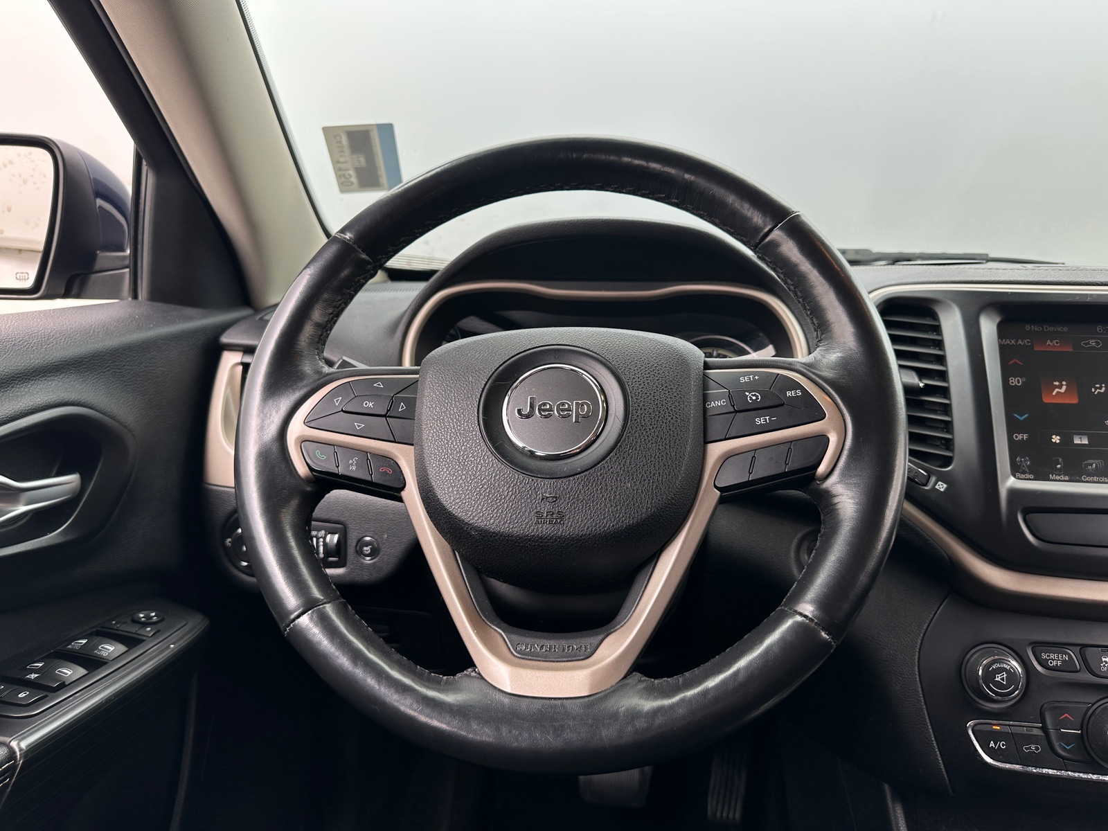 Thumbnail: 2016 Jeep Cherokee - 5