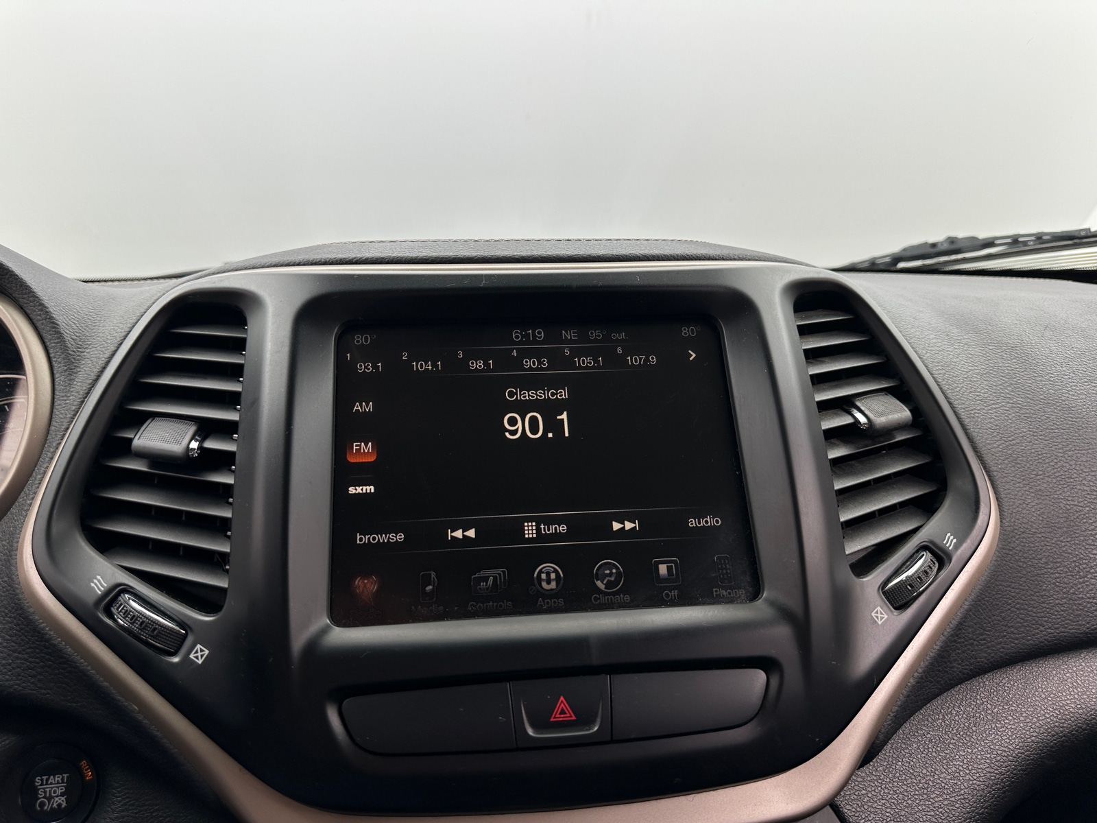 Thumbnail: 2016 Jeep Cherokee - 4