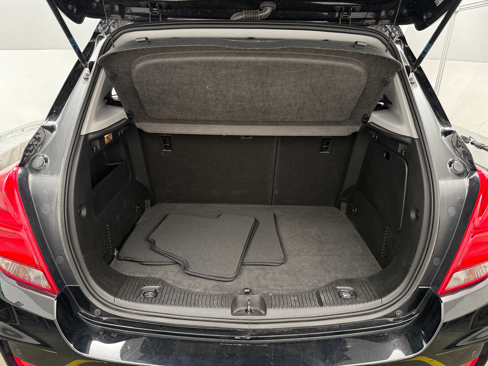 Thumbnail: 2019 Chevrolet Trax - 6