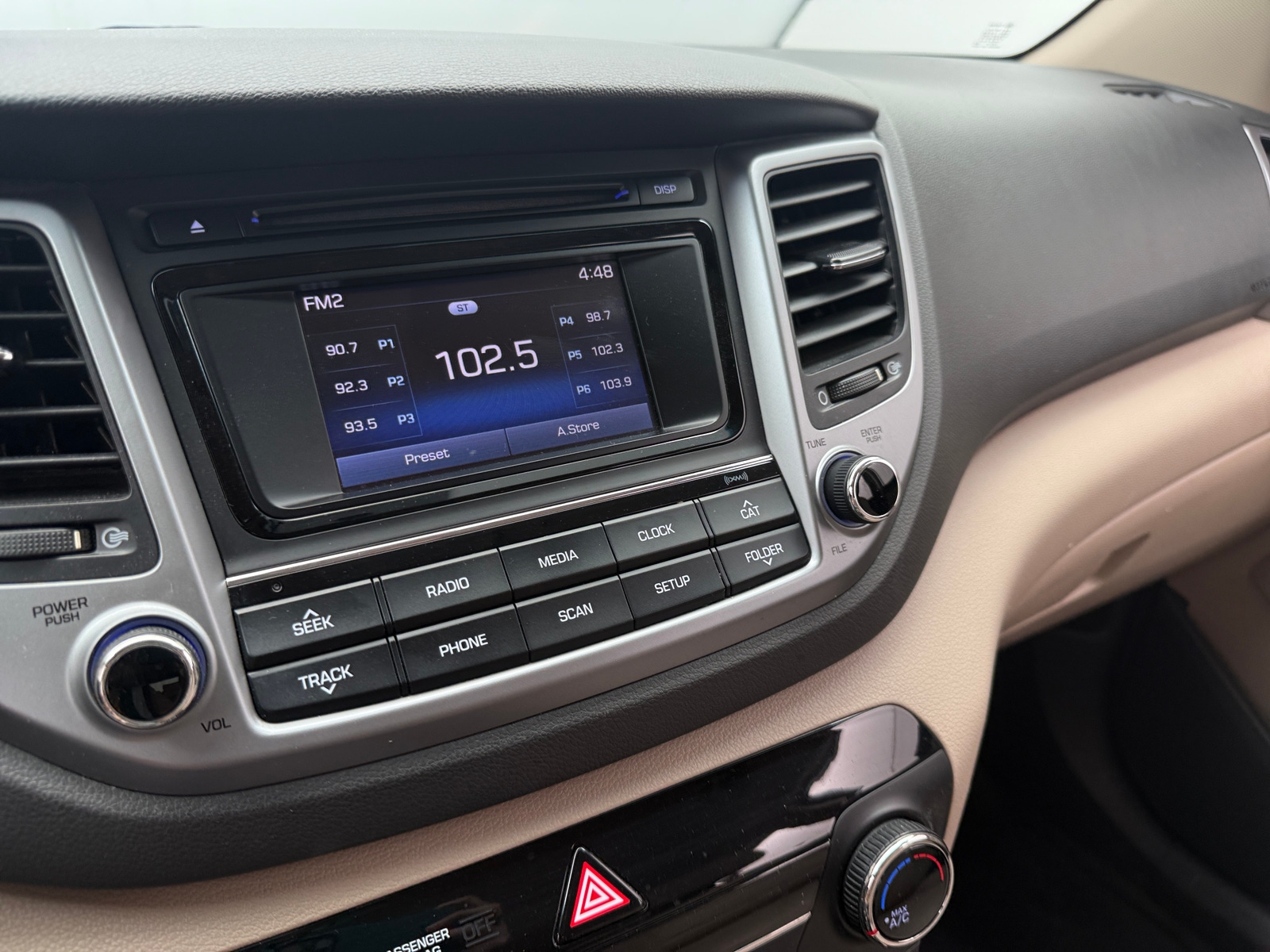 Thumbnail: 2017 Hyundai Tucson - 4