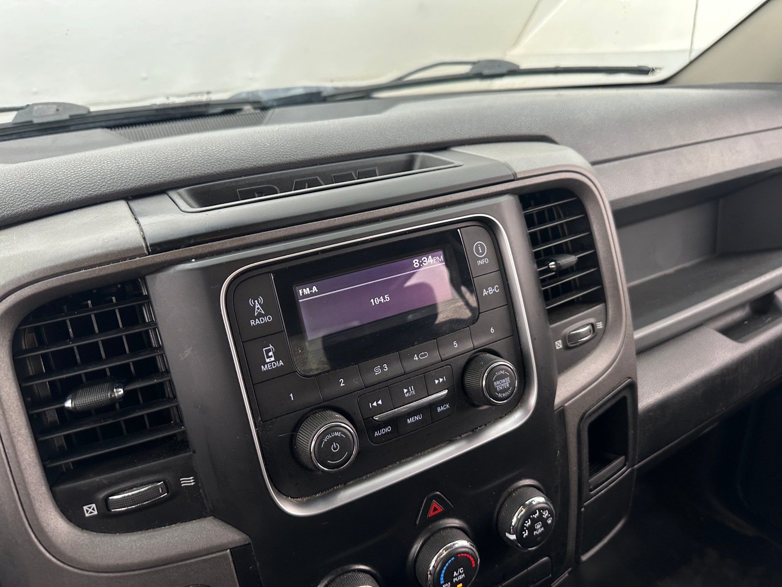 Thumbnail: 2019 RAM 1500 Classic - 4