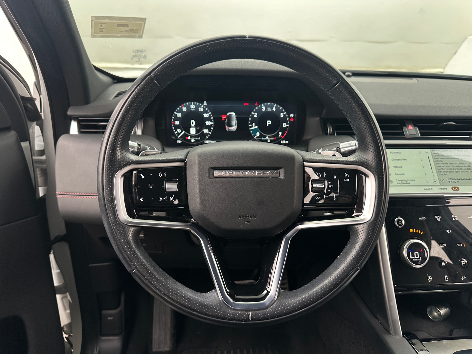 Thumbnail: 2022 Land Rover Discovery Sport - 4