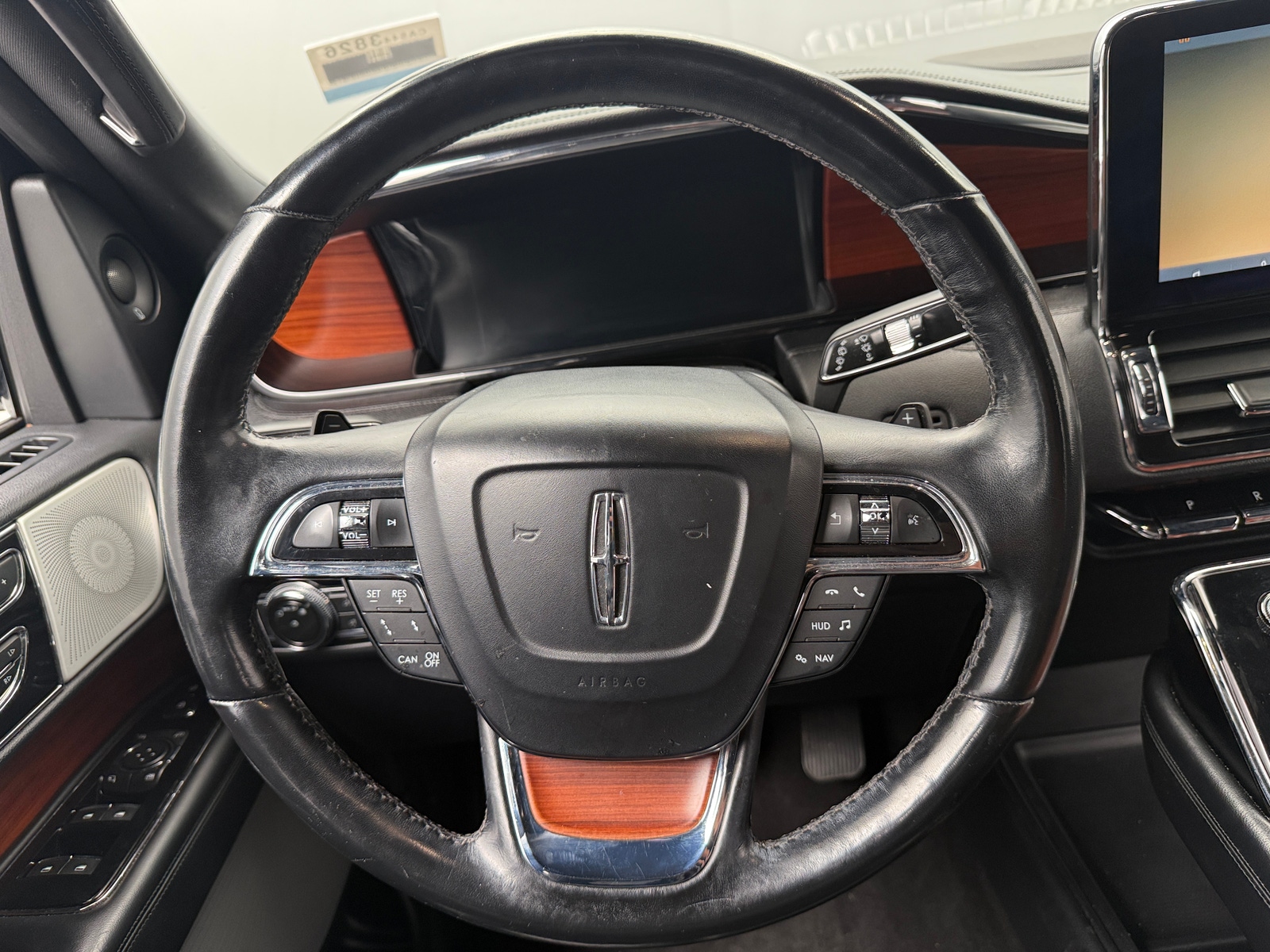 Thumbnail: 2018 Lincoln Navigator - 4