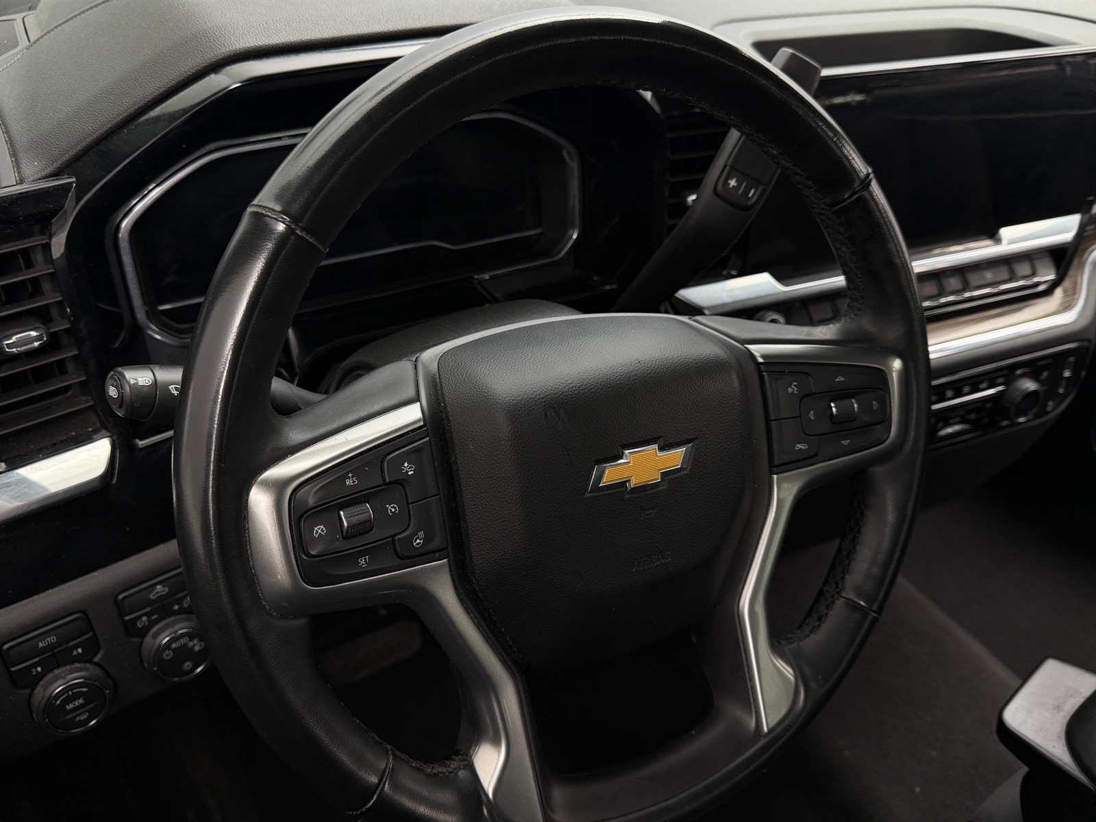 Thumbnail: 2023 Chevrolet Silverado 1500 - 5