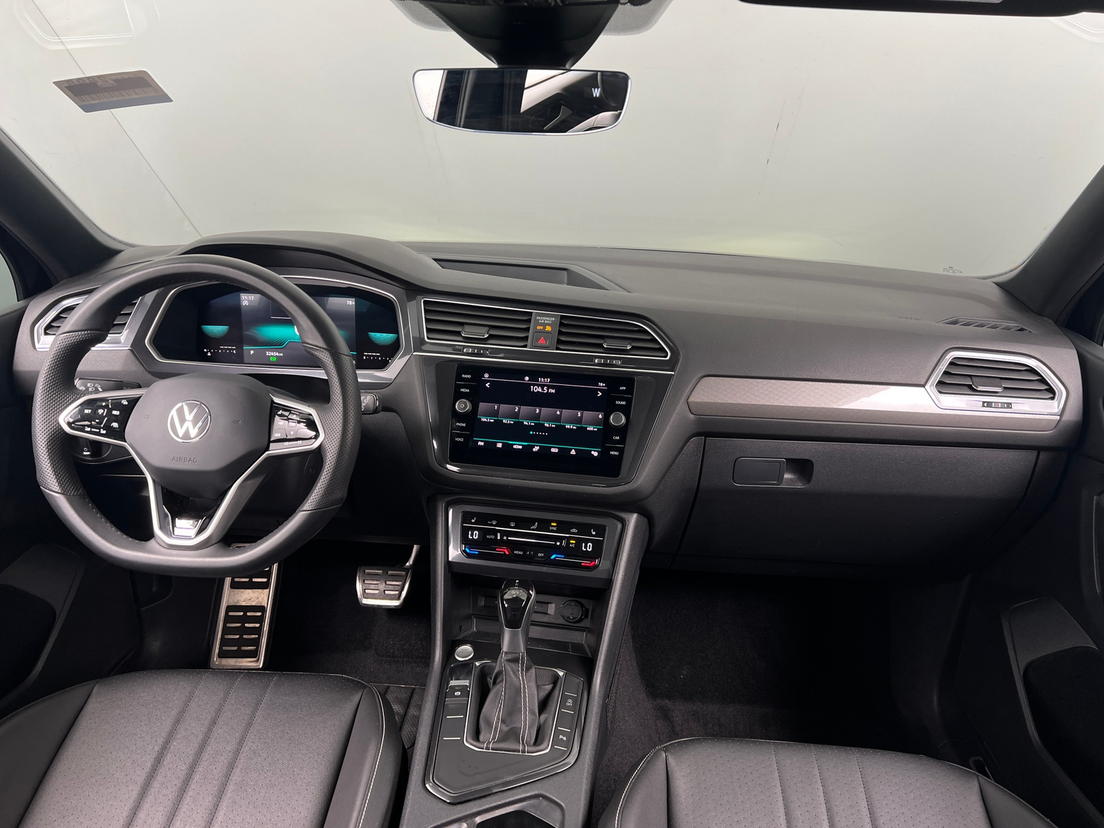 Thumbnail: 2022 Volkswagen Tiguan - 2