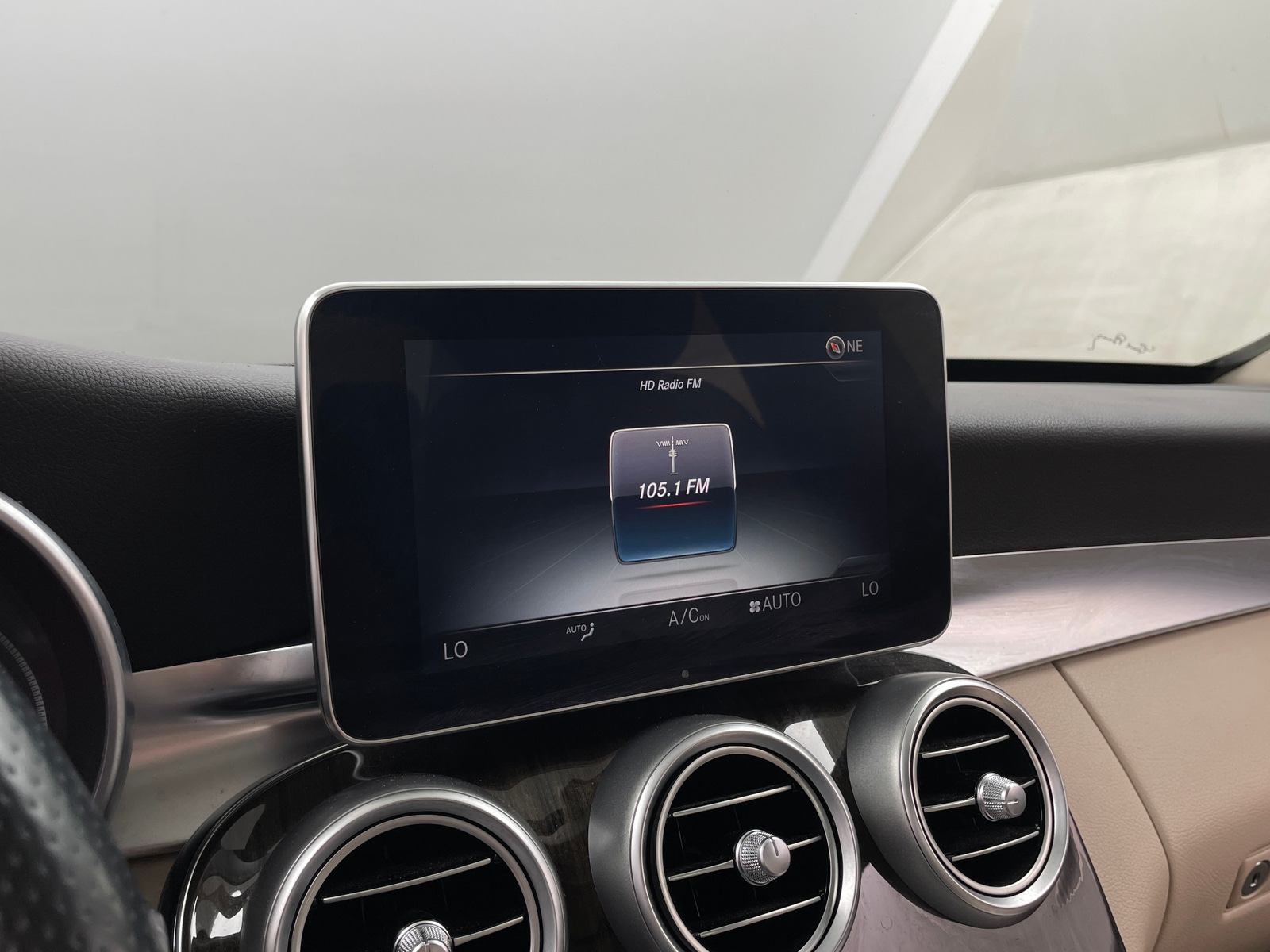 Thumbnail: 2016 Mercedes-Benz C-Class - 3