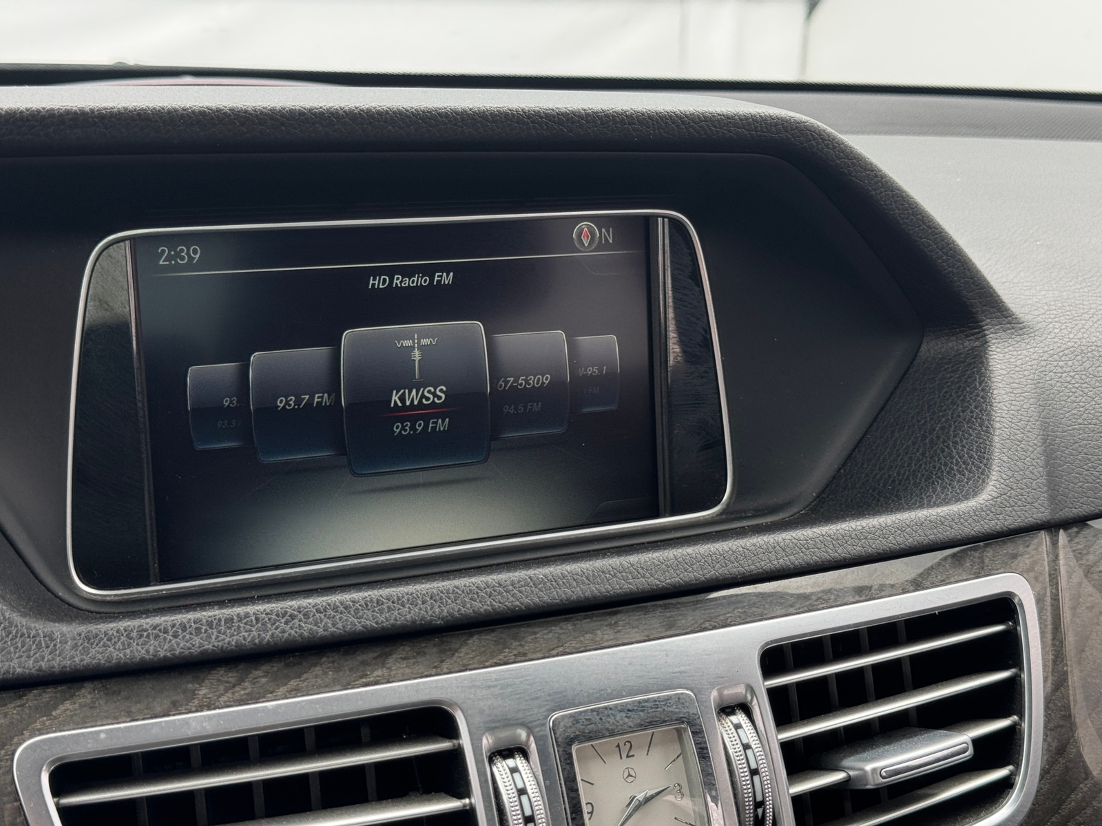 Thumbnail: 2016 Mercedes-Benz E-Class - 3