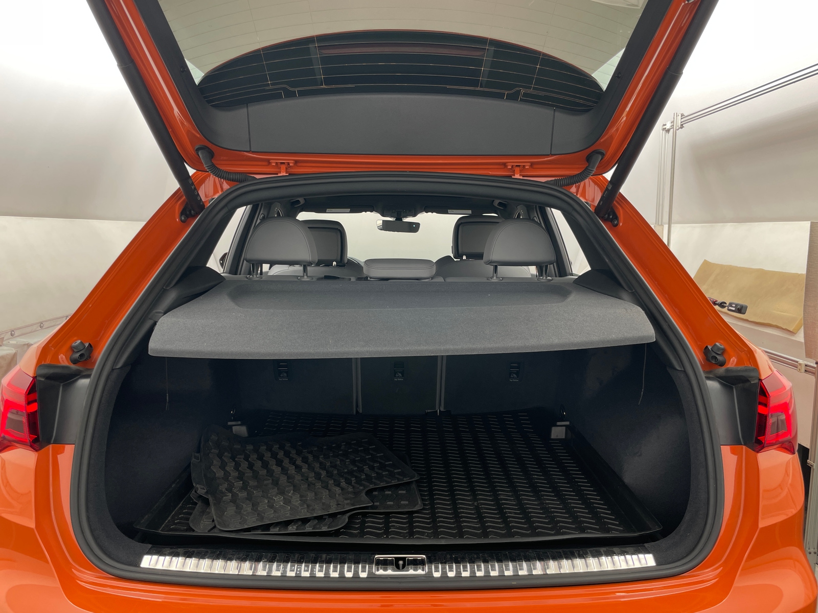 Thumbnail: 2024 Audi Q3 - 6