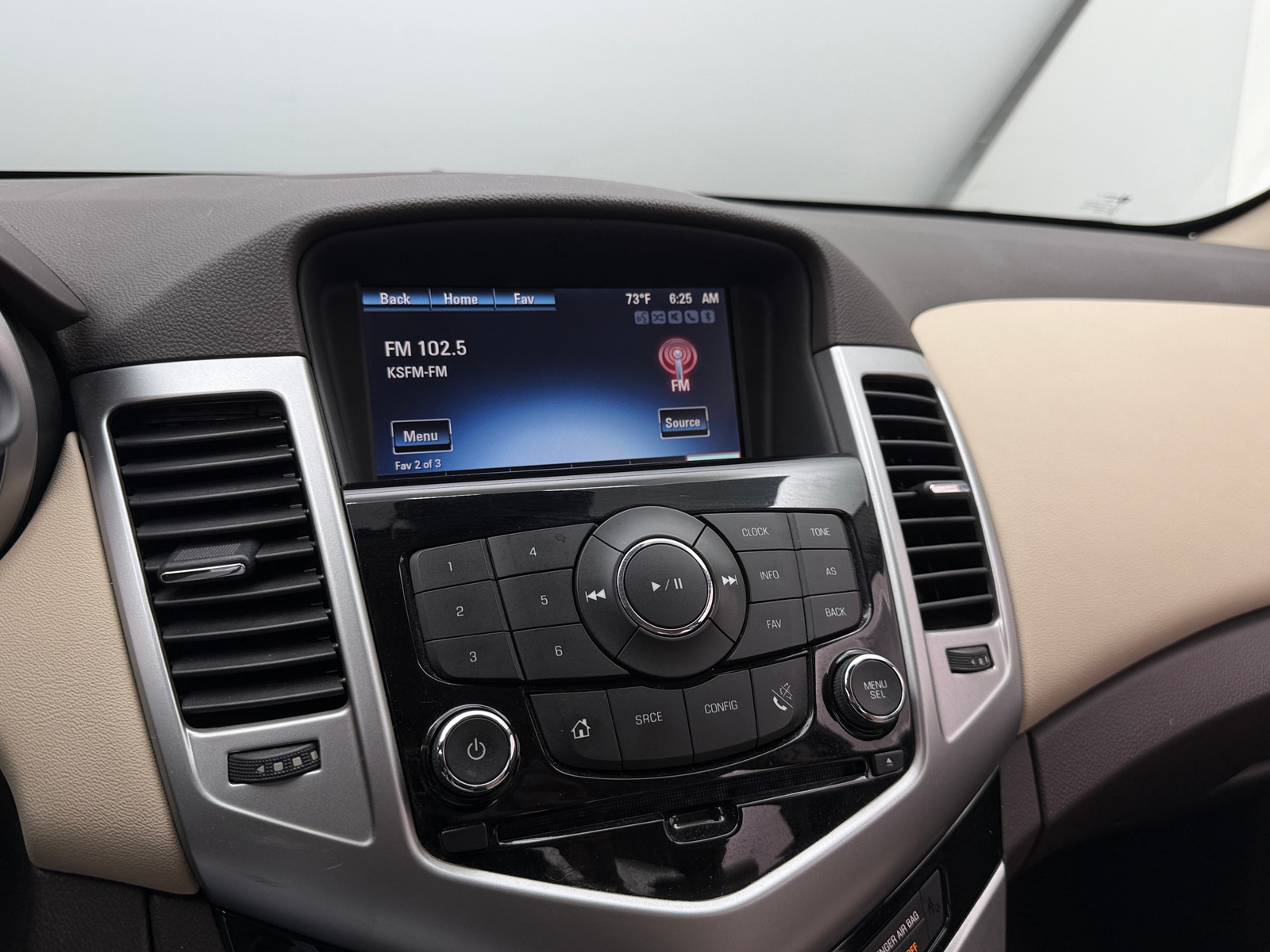 Thumbnail: 2015 Chevrolet Cruze - 4