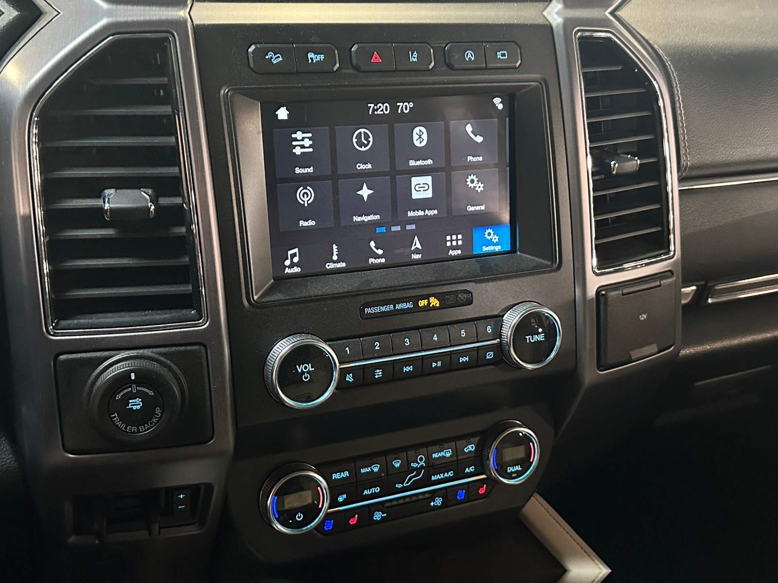 Thumbnail: 2019 Ford Expedition - 3