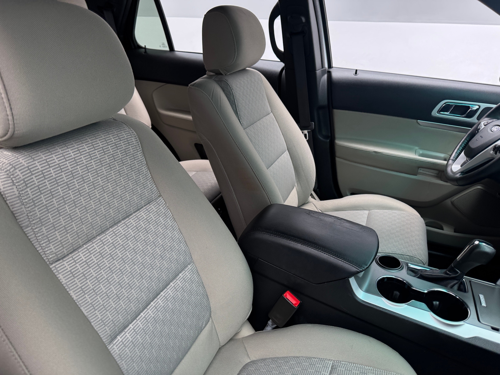 Thumbnail: 2015 Ford Explorer - 2
