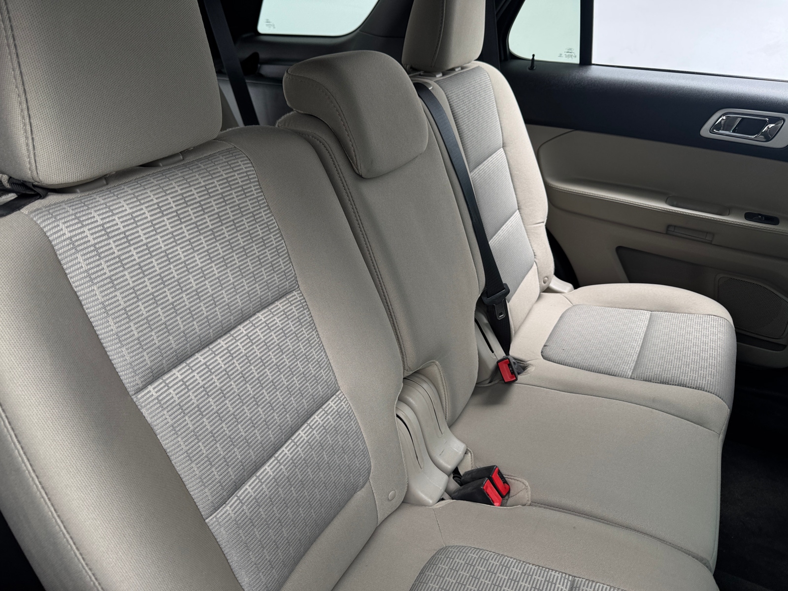 Thumbnail: 2015 Ford Explorer - 6
