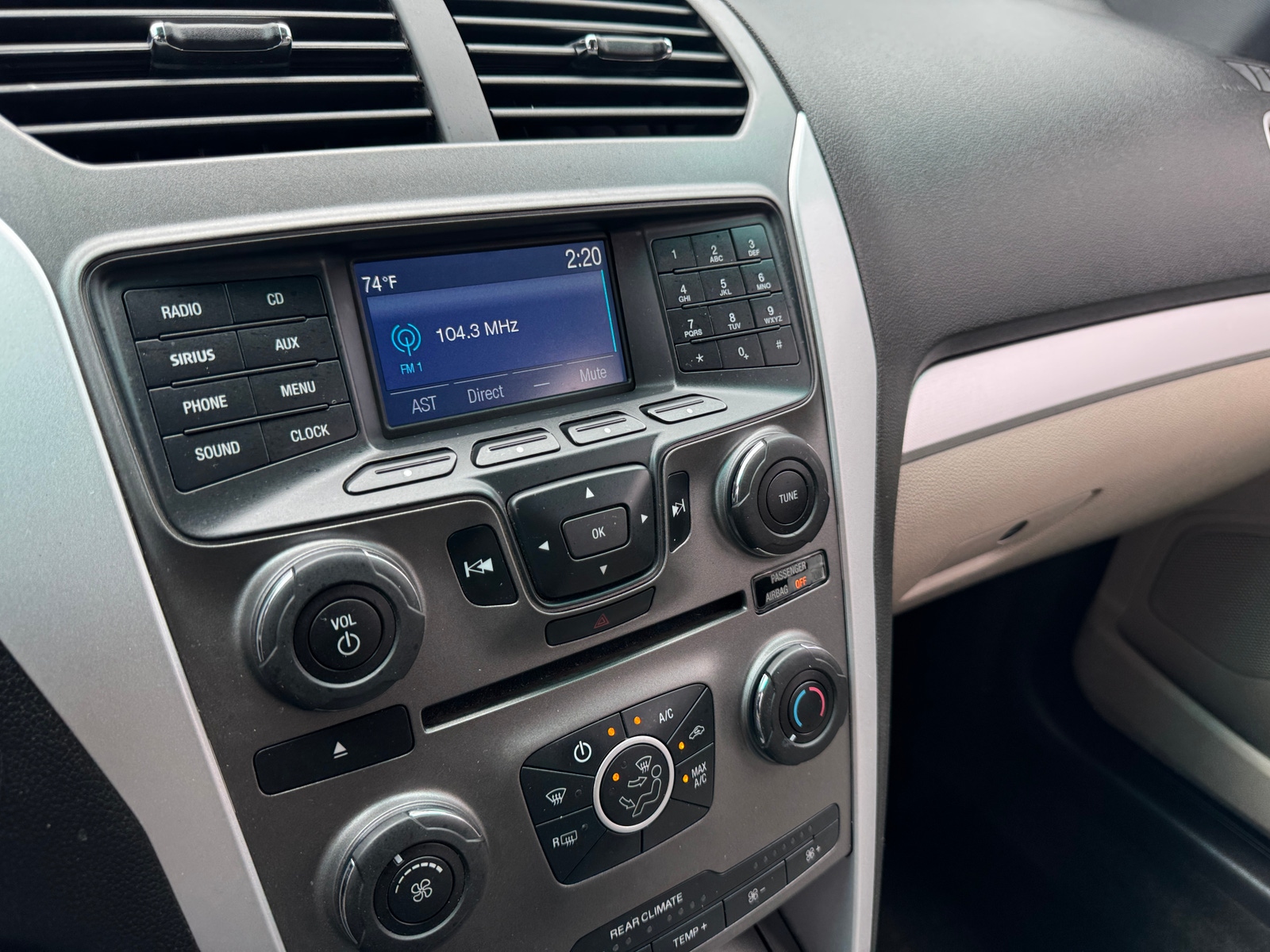 Thumbnail: 2015 Ford Explorer - 4