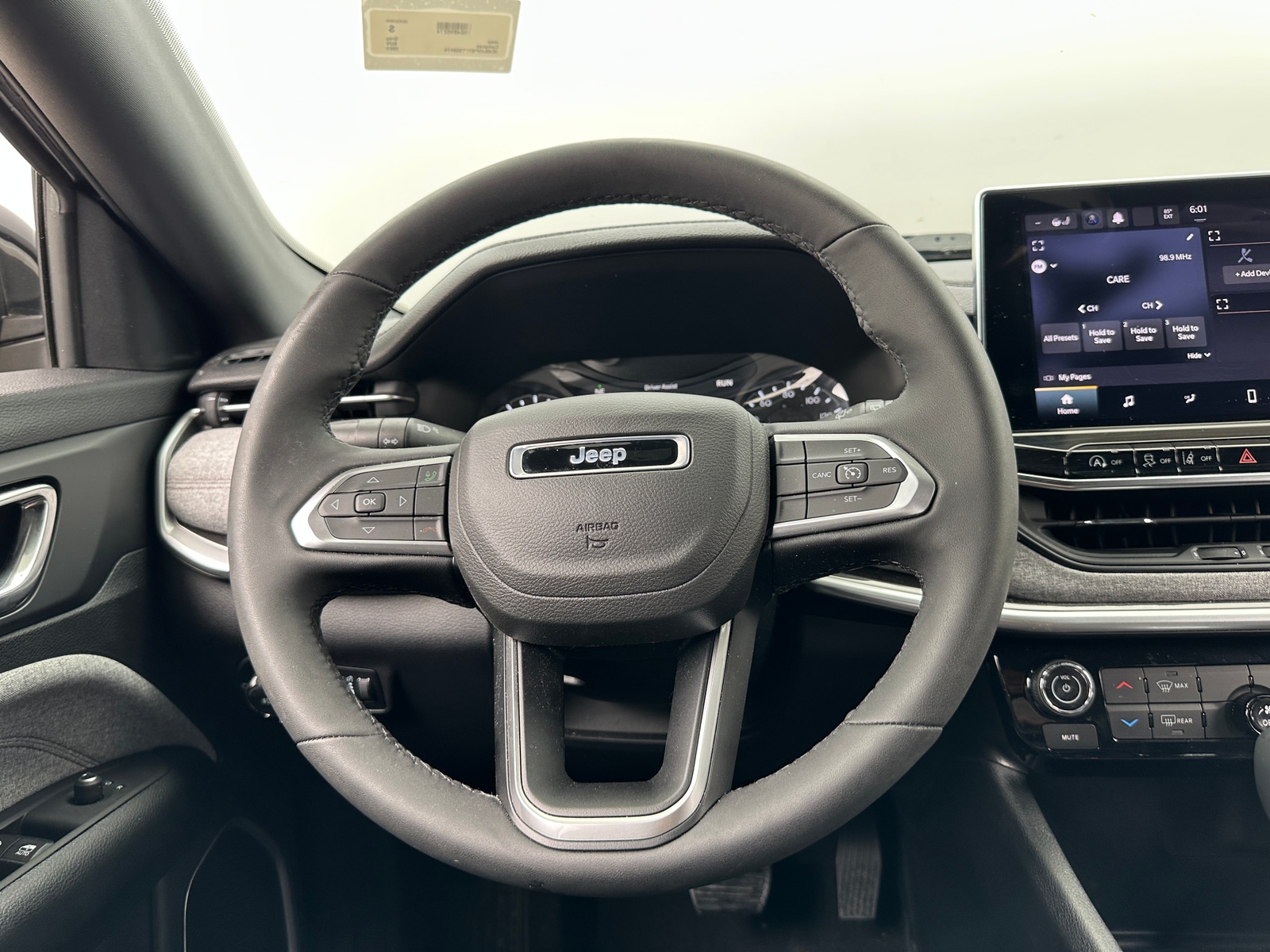 Thumbnail: 2023 Jeep Compass - 4