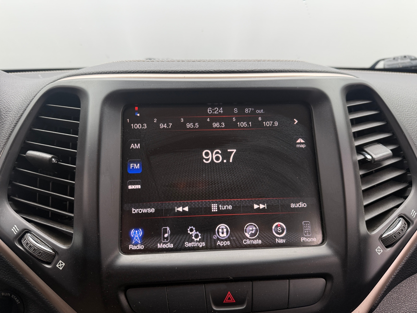 Thumbnail: 2015 Jeep Cherokee - 4