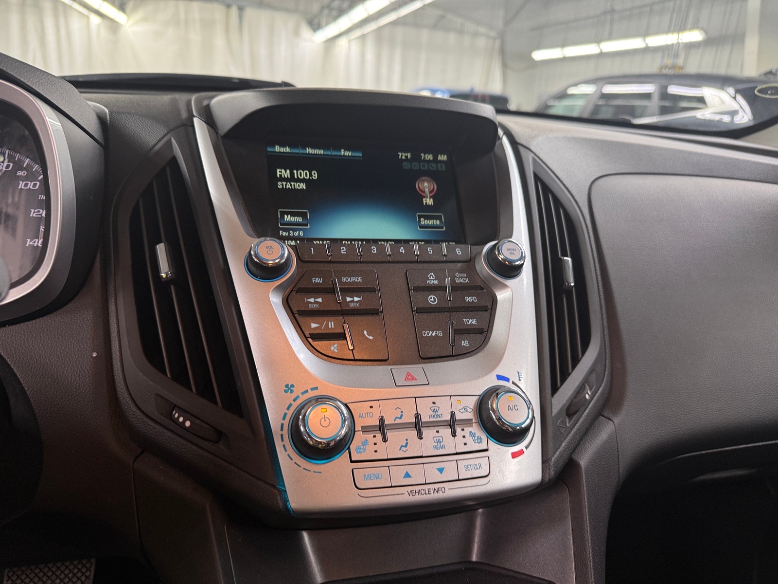 Thumbnail: 2017 Chevrolet Equinox - 4