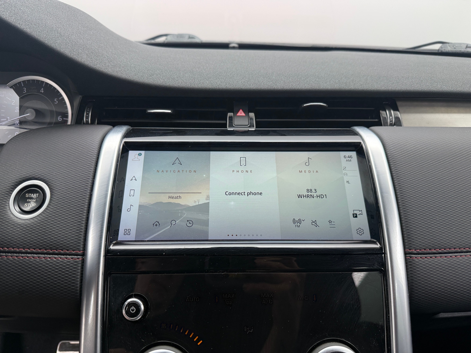 Thumbnail: 2021 Land Rover Discovery Sport - 3