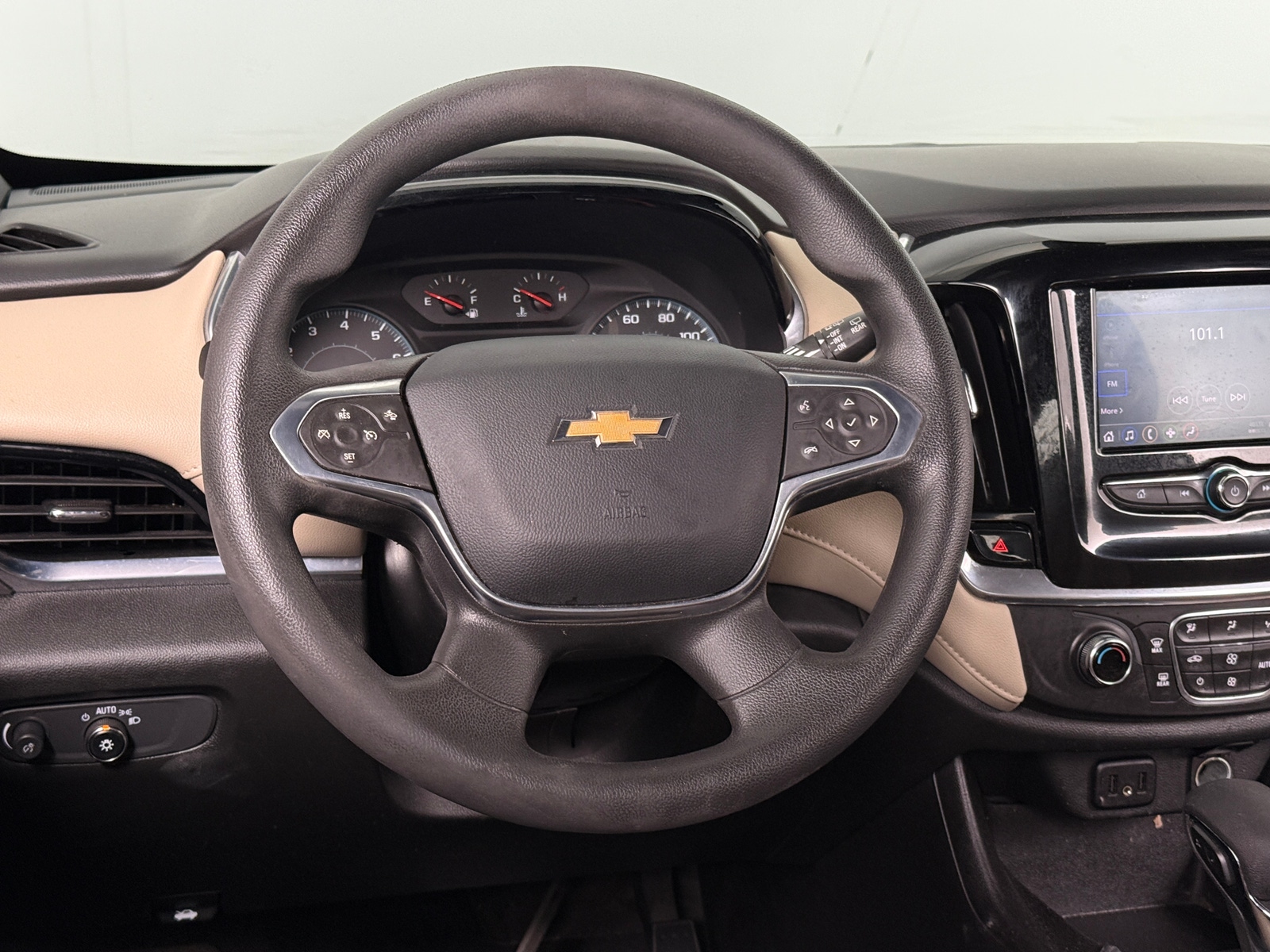 Thumbnail: 2023 Chevrolet Traverse - 5