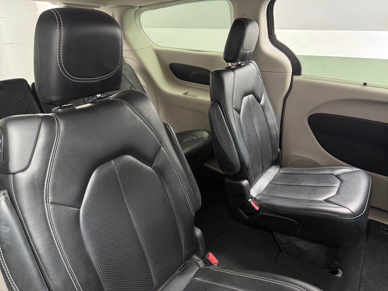 Thumbnail: 2023 Chrysler Pacifica - 5