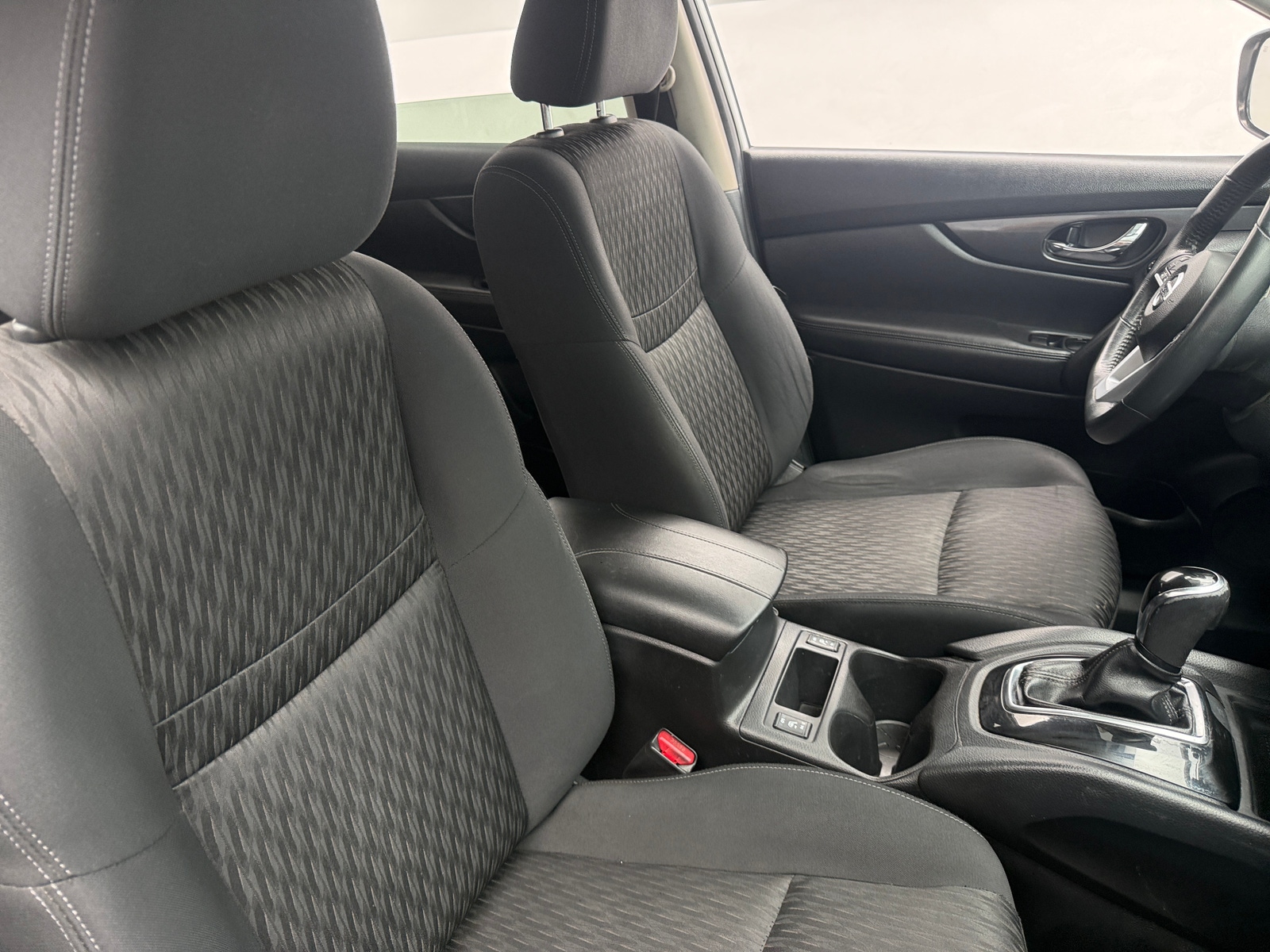 Thumbnail: 2017 Nissan Rogue - 2