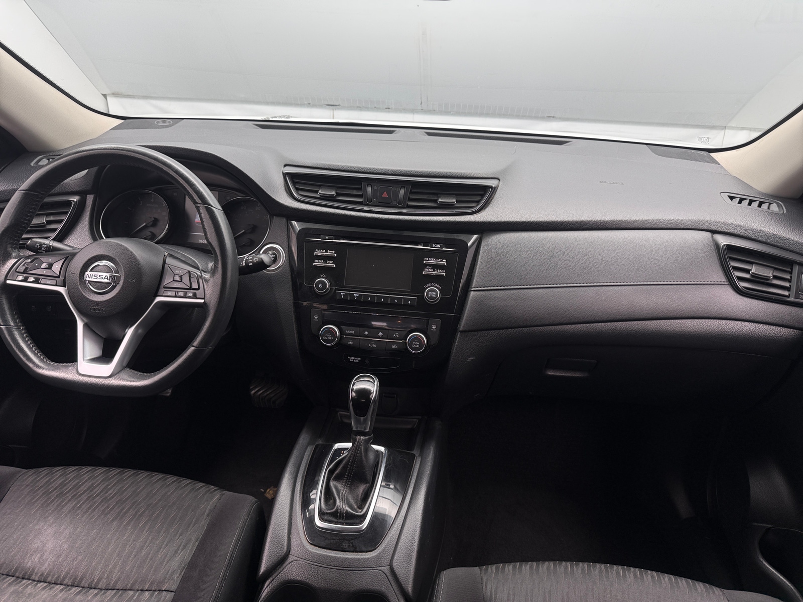 Thumbnail: 2017 Nissan Rogue - 3