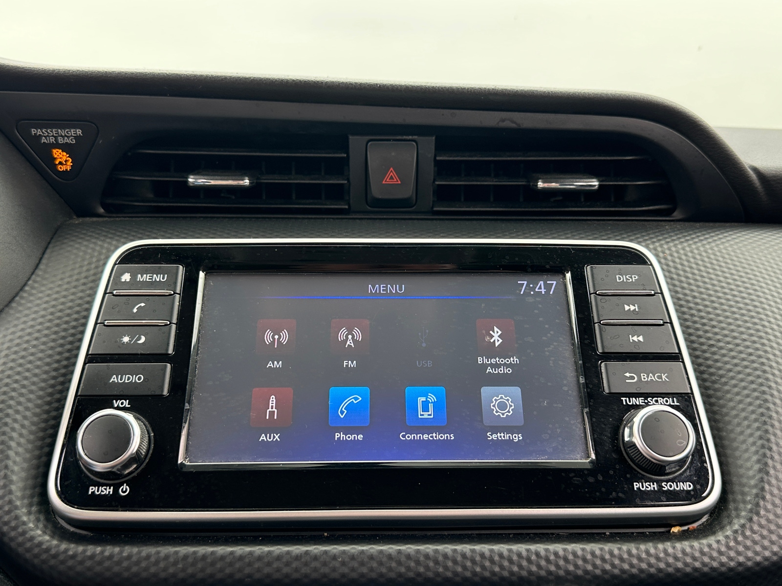 Thumbnail: 2023 Nissan Kicks - 4