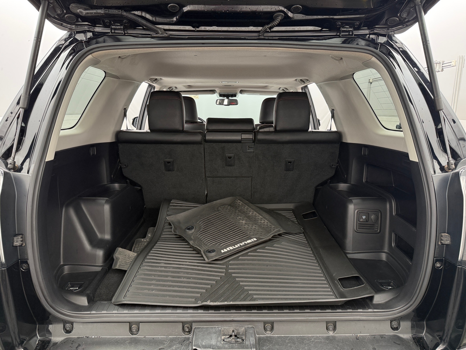Thumbnail: 2019 Toyota 4Runner - 6