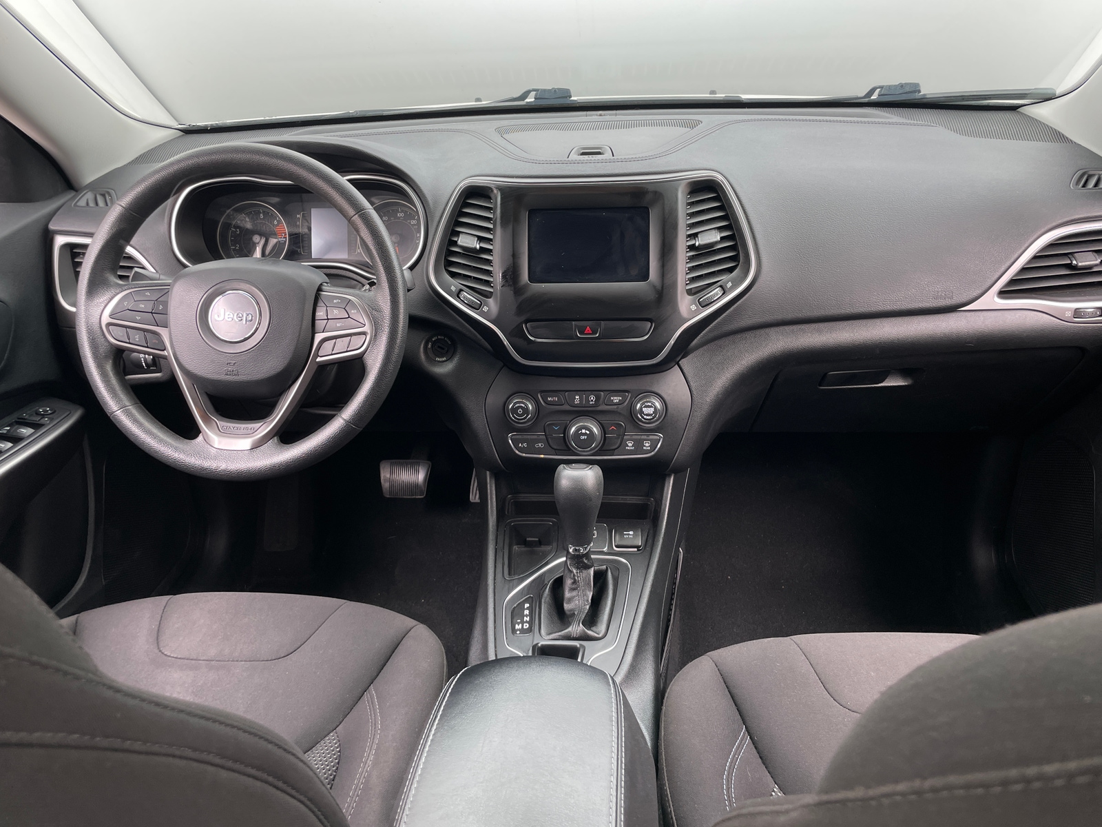 Thumbnail: 2019 Jeep Cherokee - 3