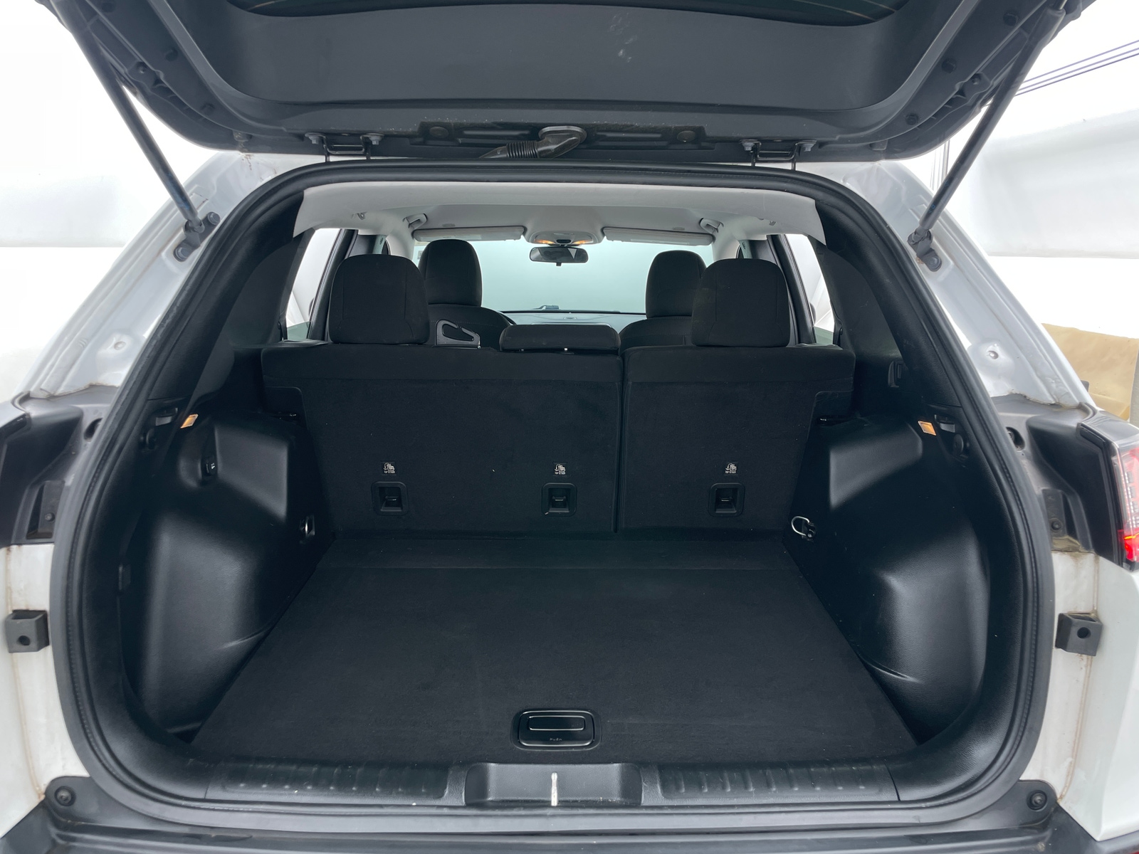 Thumbnail: 2019 Jeep Cherokee - 7