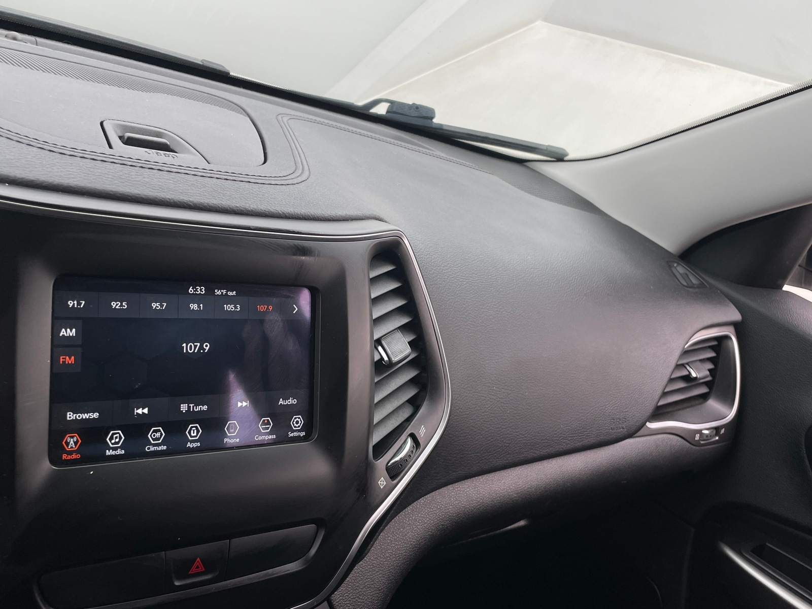 Thumbnail: 2019 Jeep Cherokee - 4
