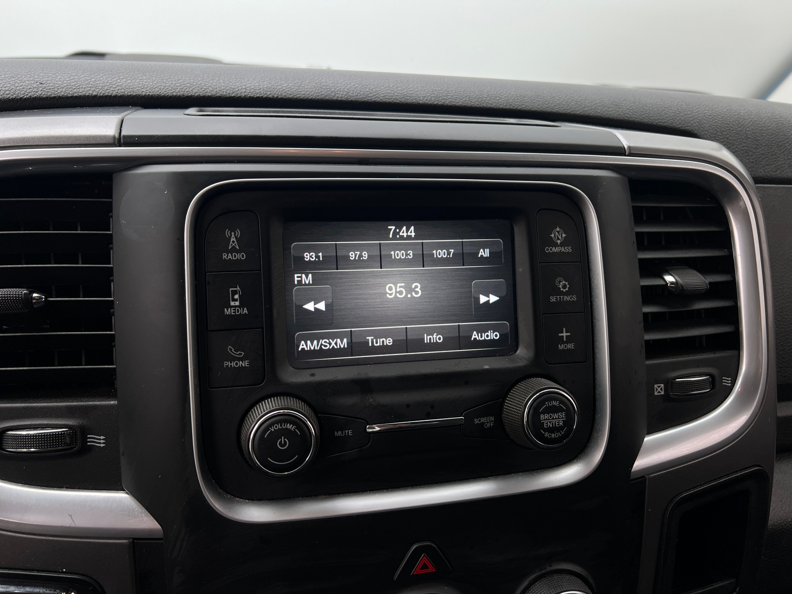 Thumbnail: 2024 RAM 1500 Classic - 4