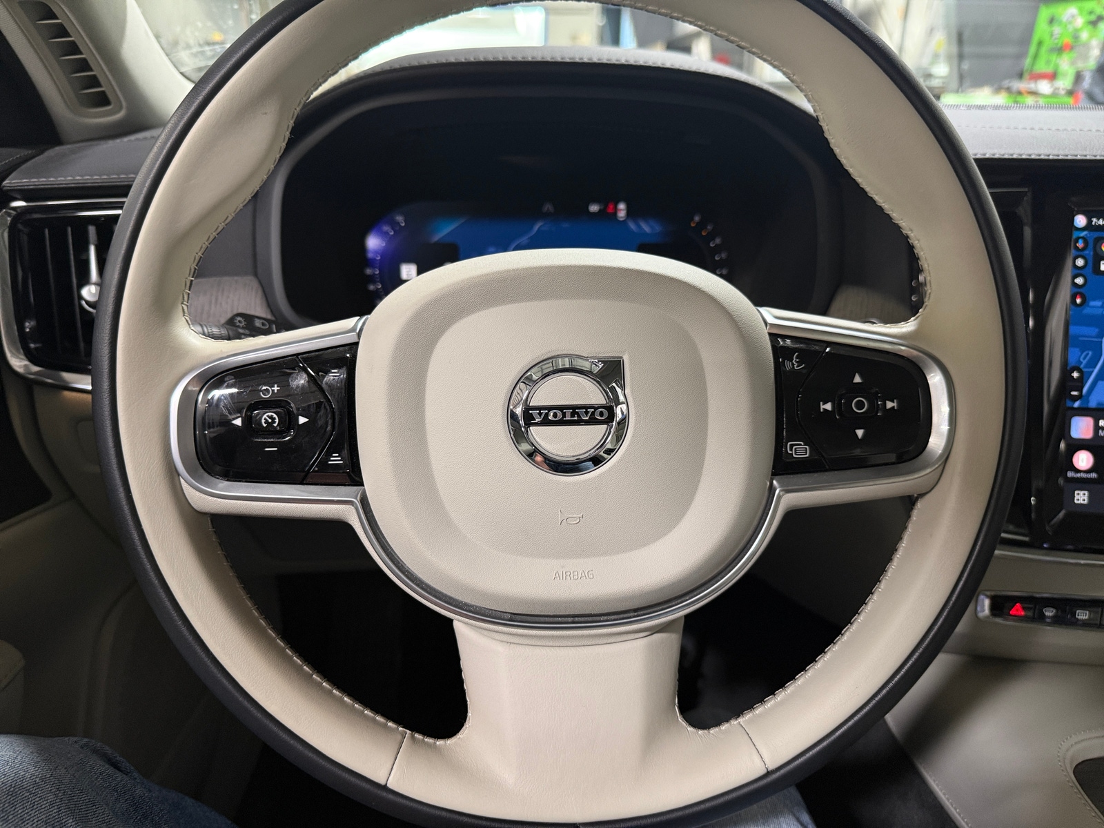 Thumbnail: 2024 Volvo S90 - 4