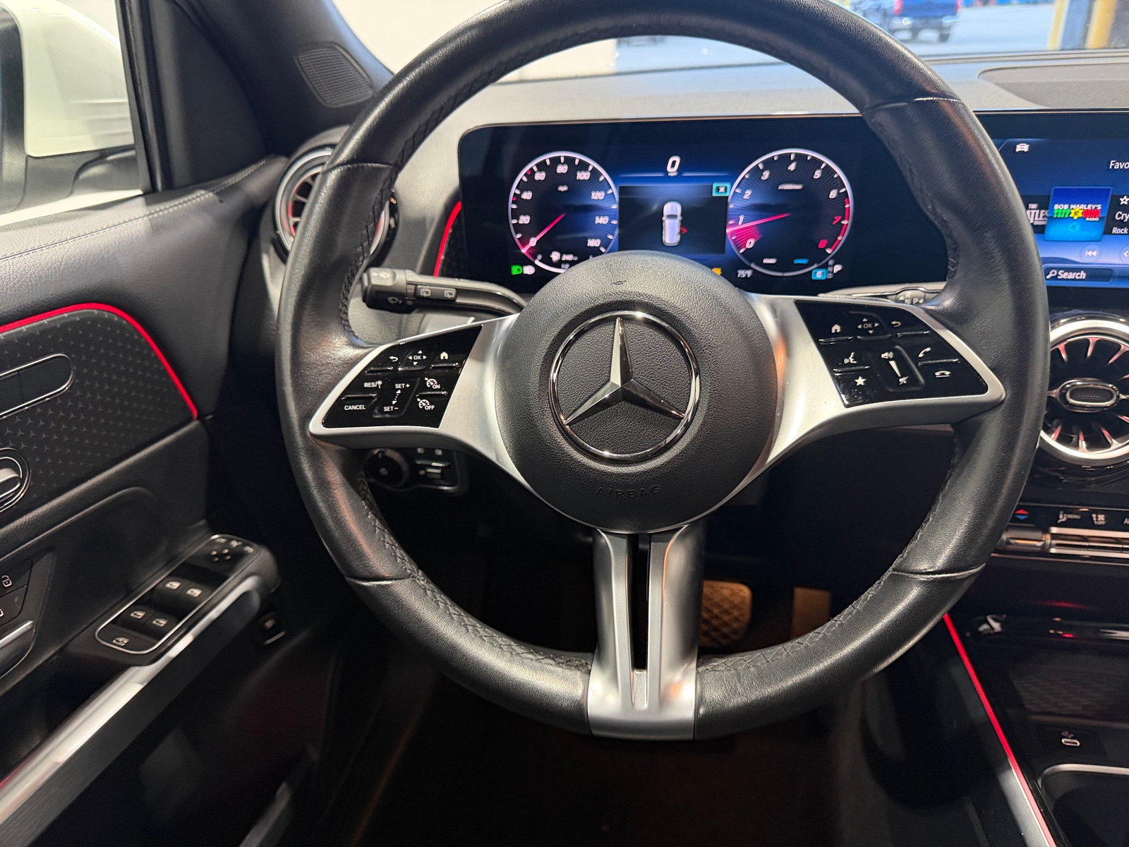 Thumbnail: 2025 Mercedes-Benz GLB - 4
