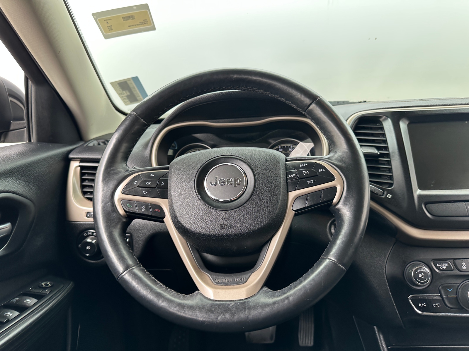 Thumbnail: 2015 Jeep Cherokee - 5