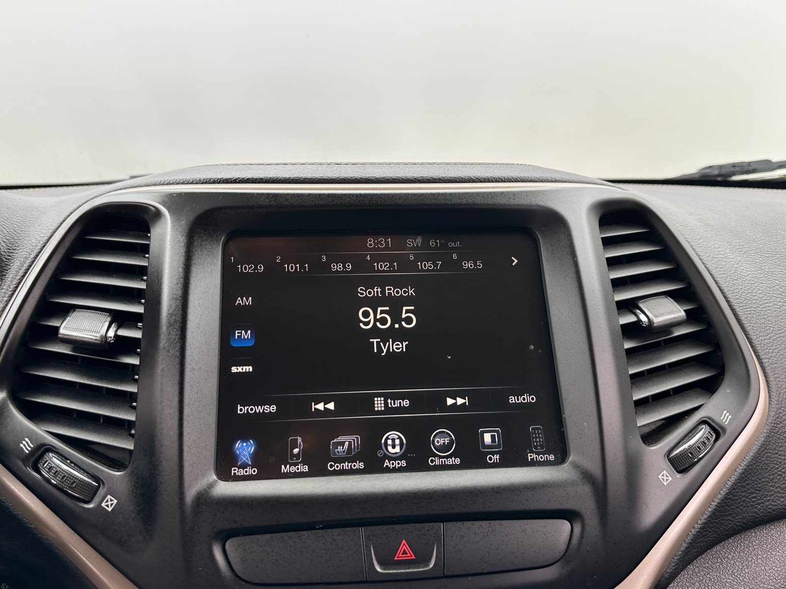 Thumbnail: 2015 Jeep Cherokee - 4