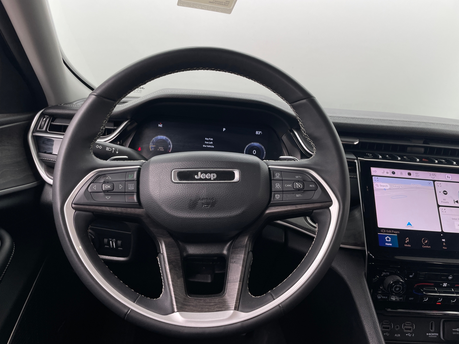 Thumbnail: 2023 Jeep Grand Cherokee L - 4