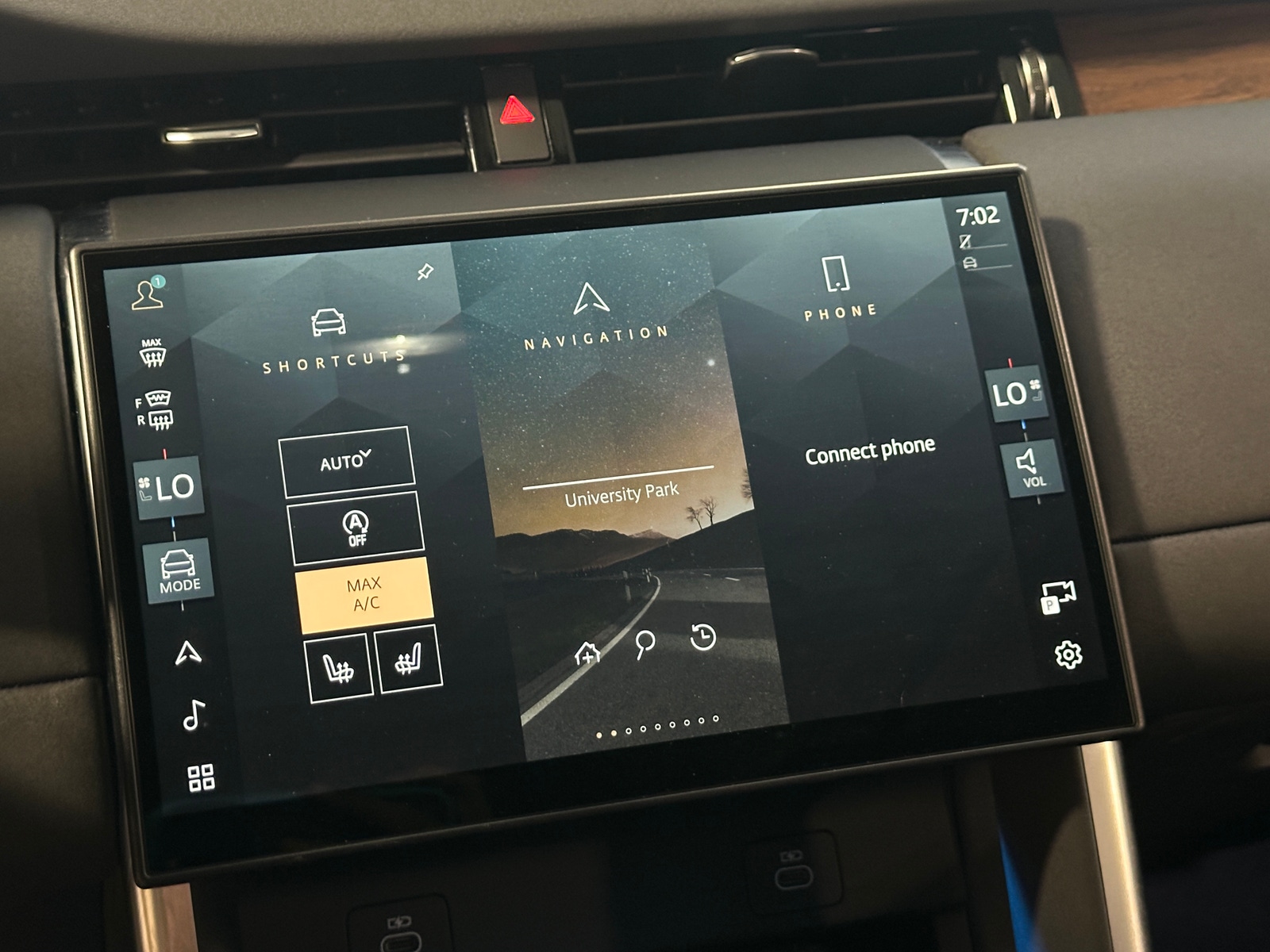 Thumbnail: 2025 Land Rover Discovery Sport - 3