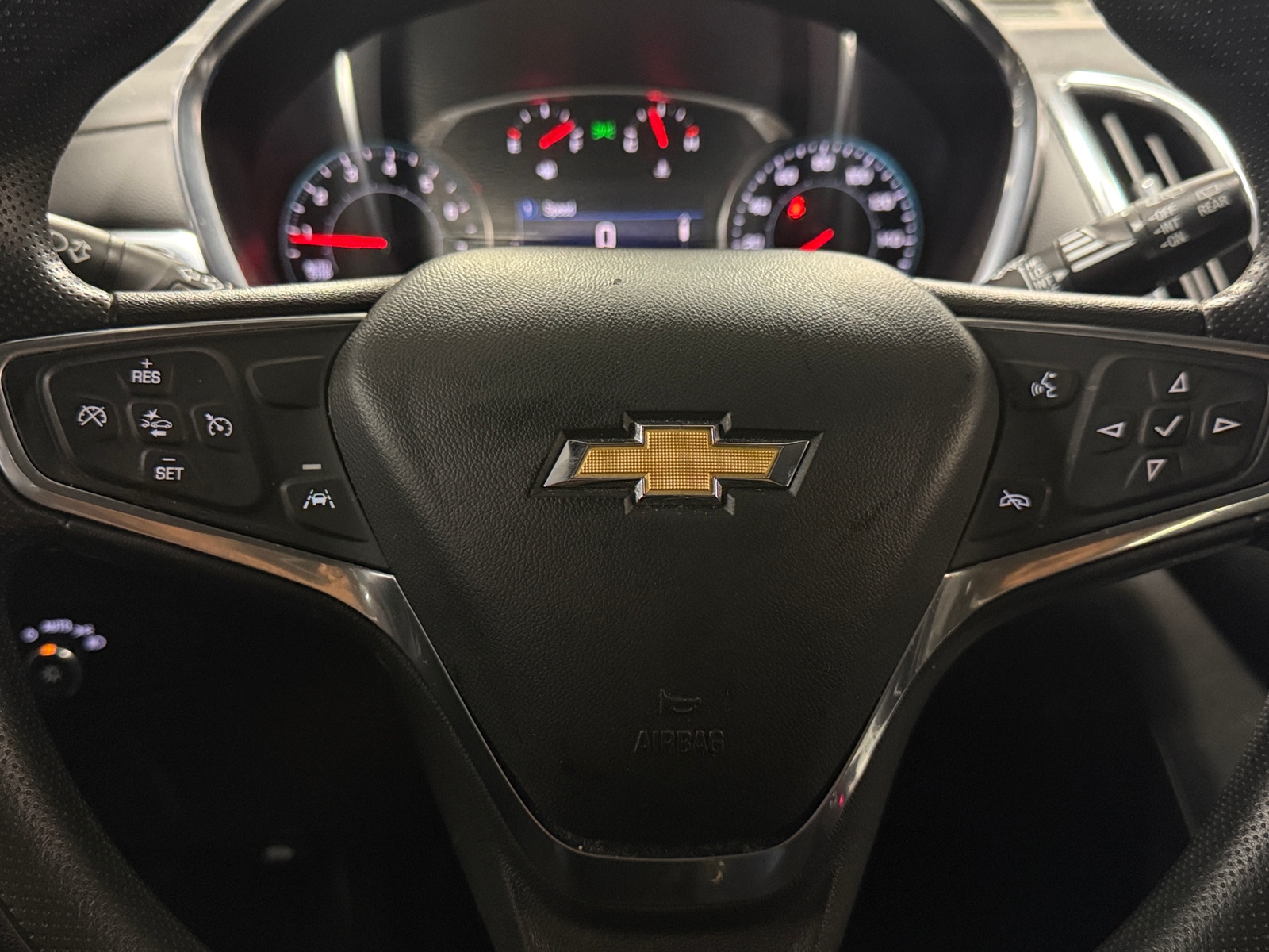 Thumbnail: 2022 Chevrolet Equinox - 5