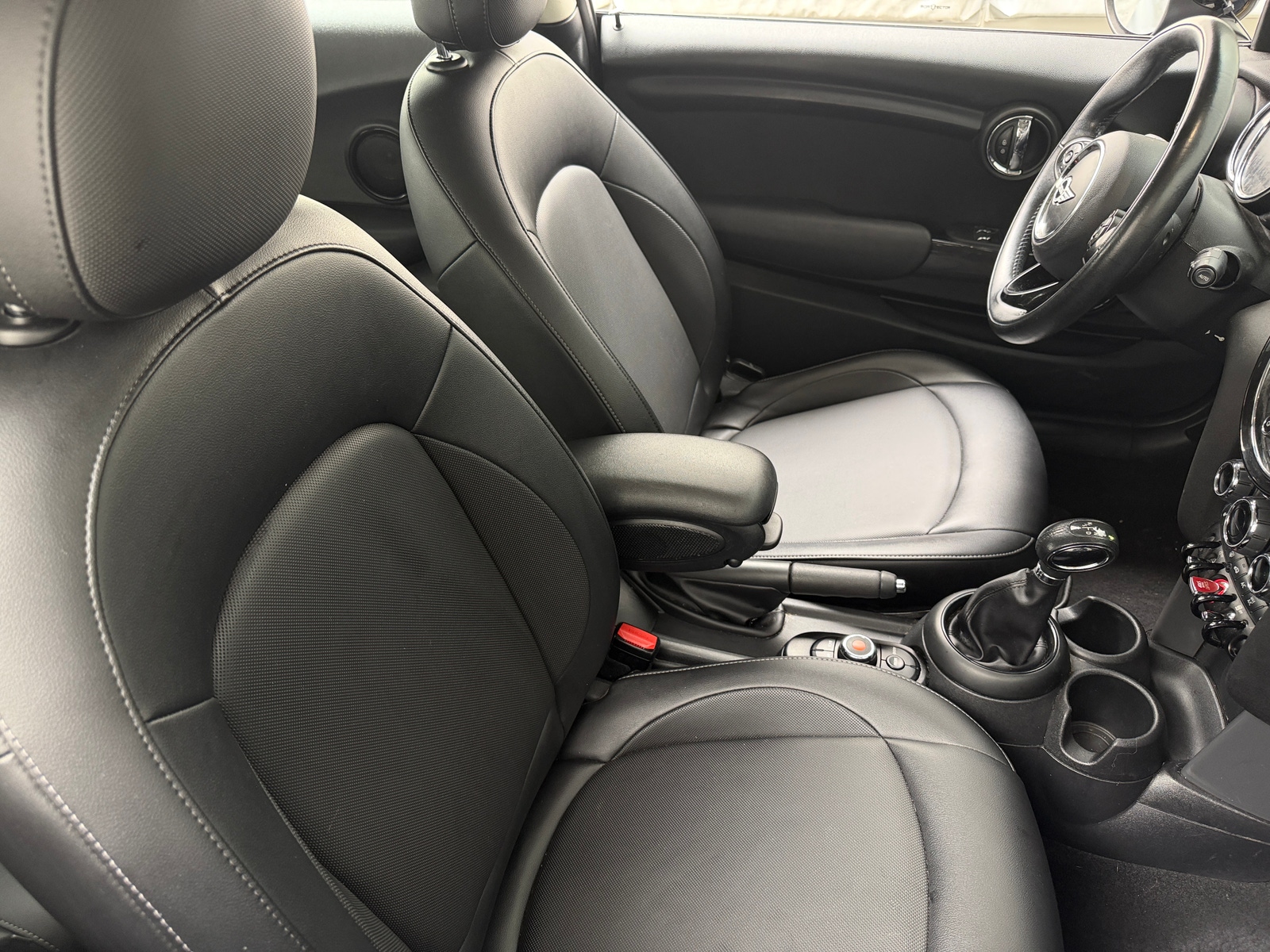 Thumbnail: 2017 MINI Cooper Hardtop - 2