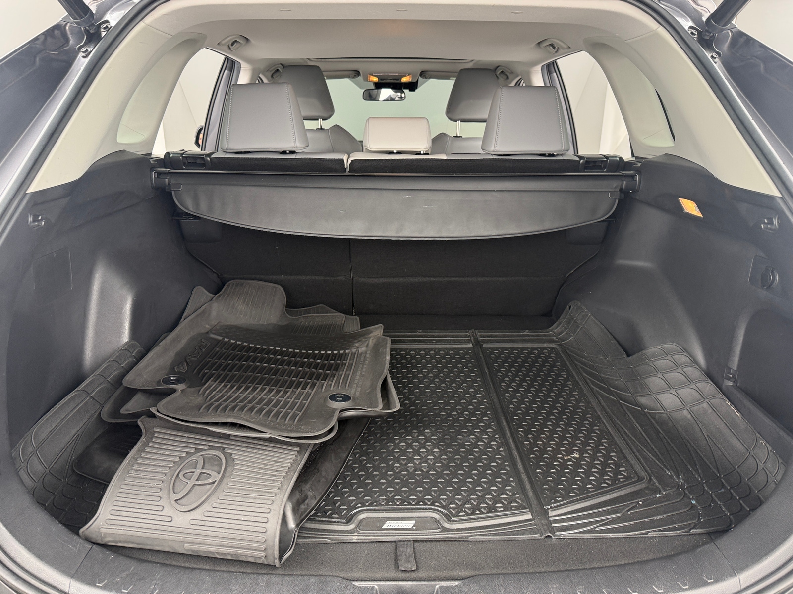 Thumbnail: 2021 Toyota RAV4 - 6