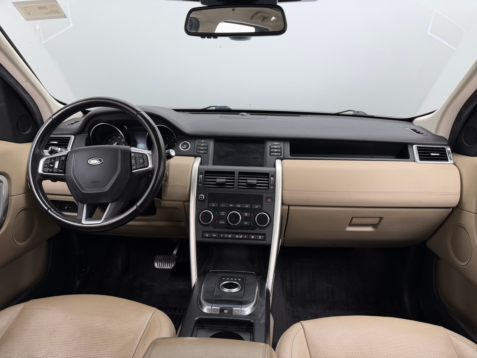 Thumbnail: 2019 Land Rover Discovery Sport - 2