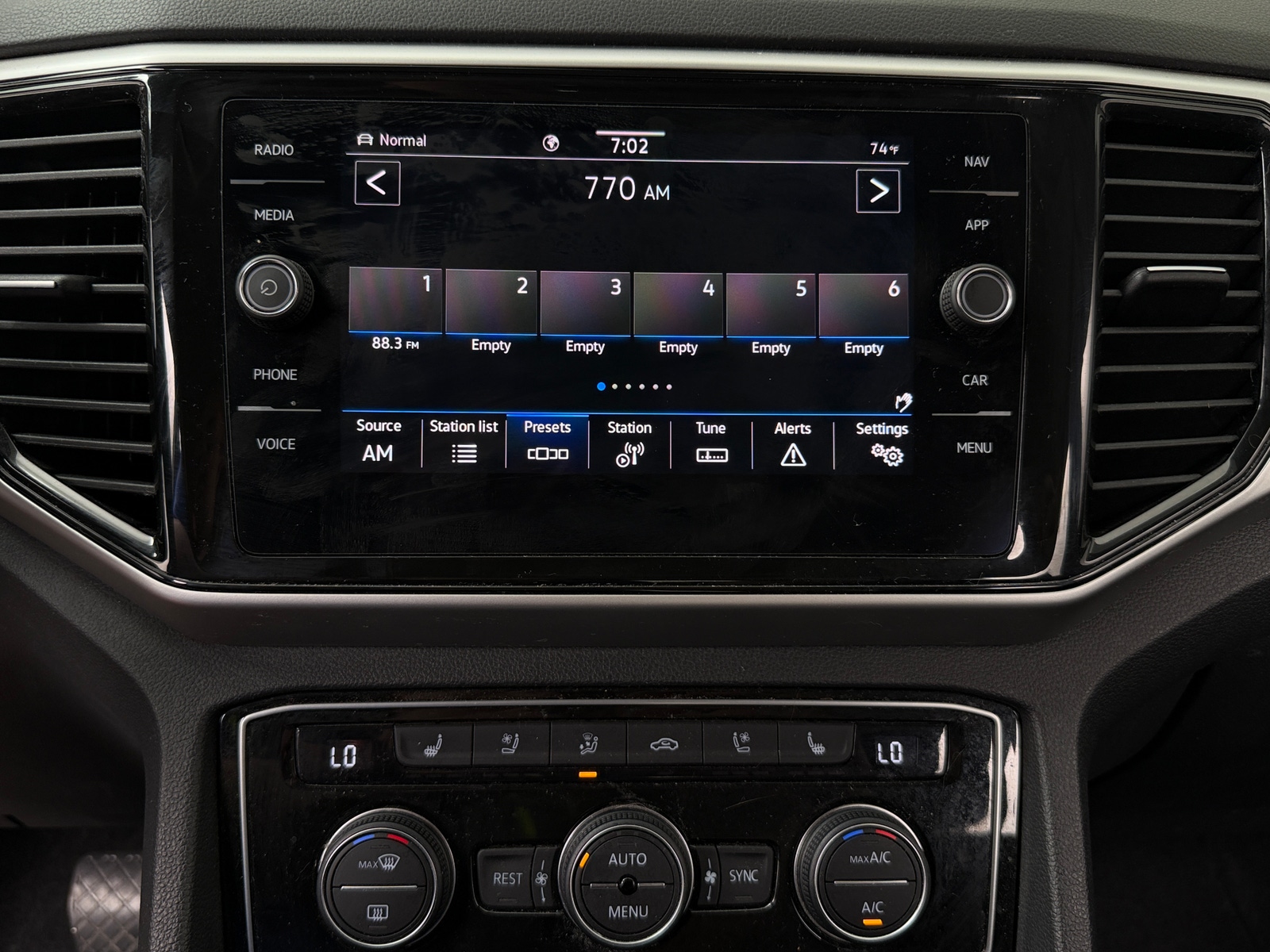 Thumbnail: 2021 Volkswagen Atlas - 3