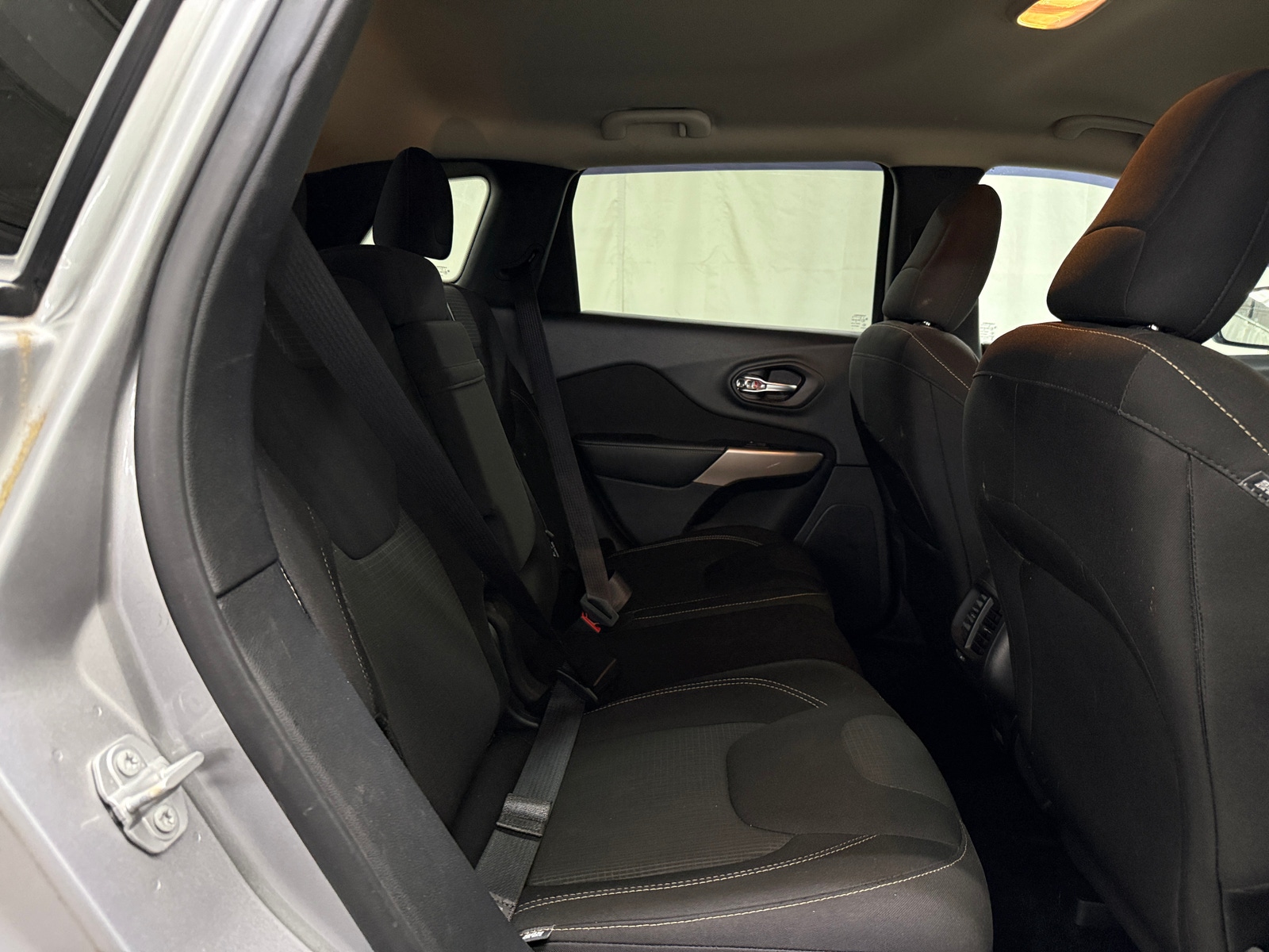 Thumbnail: 2017 Jeep Cherokee - 6