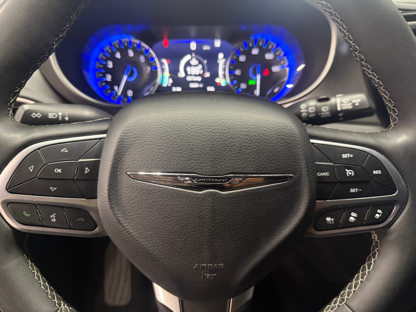 Thumbnail: 2025 Chrysler Pacifica - 4