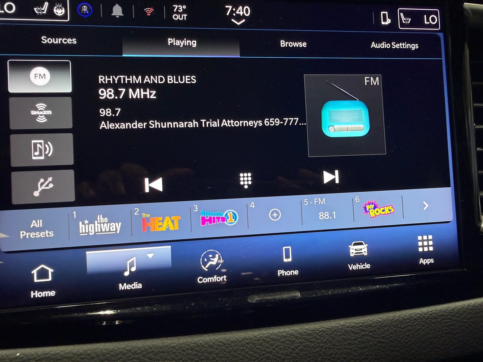 Thumbnail: 2025 Chrysler Pacifica - 3