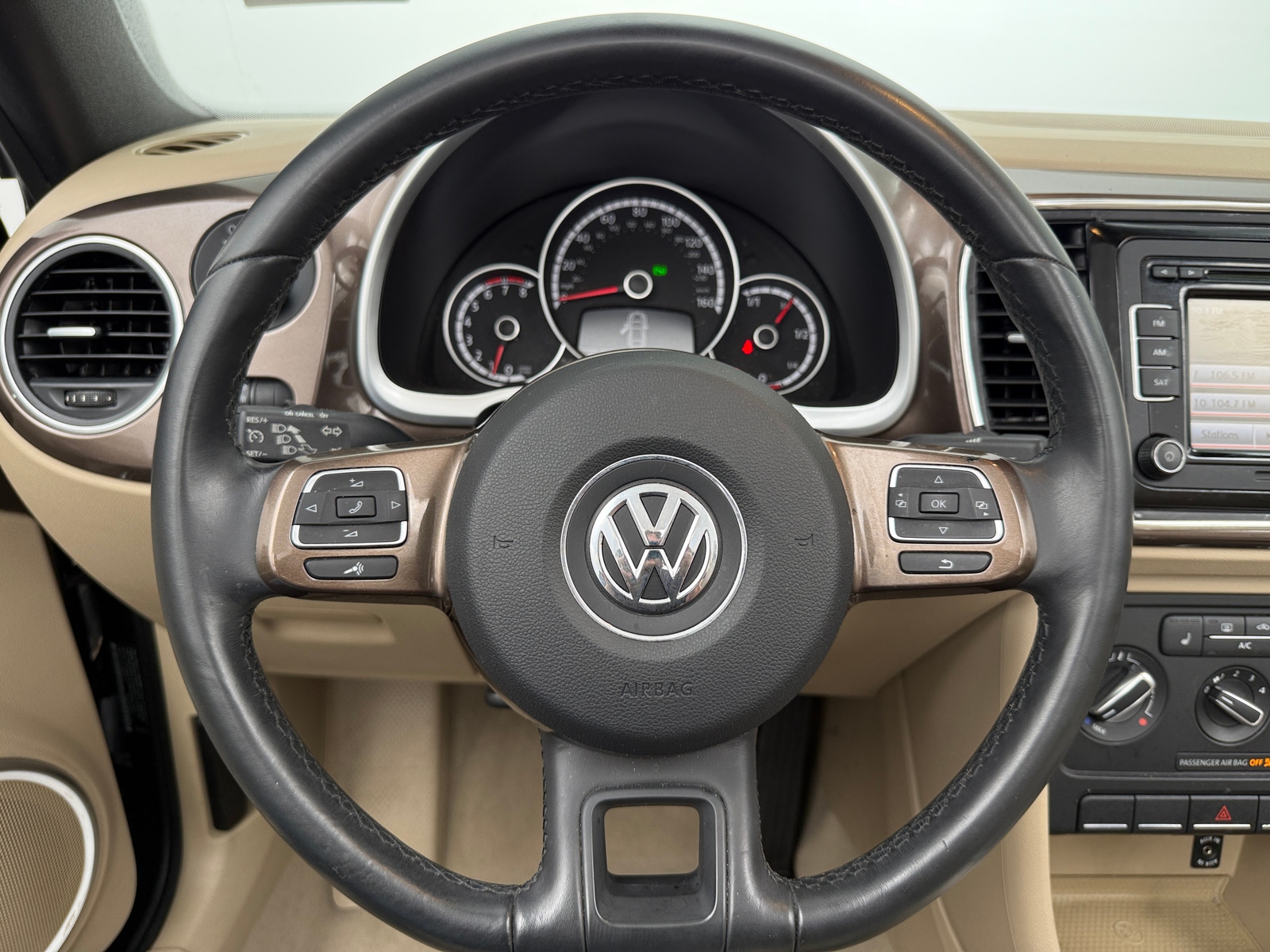 Thumbnail: 2015 Volkswagen Beetle - 3