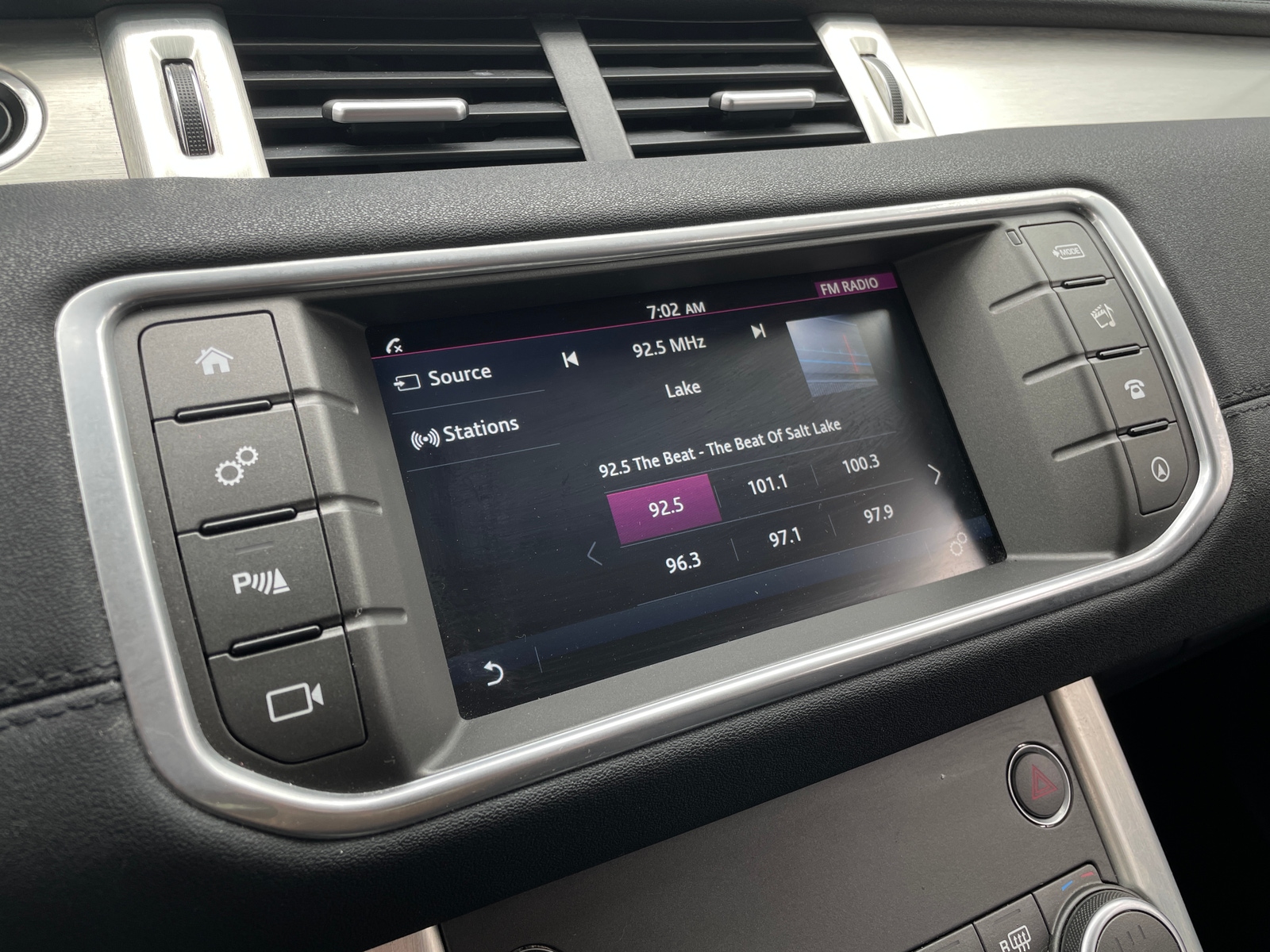 Thumbnail: 2017 Land Rover Range Rover Evoque - 3